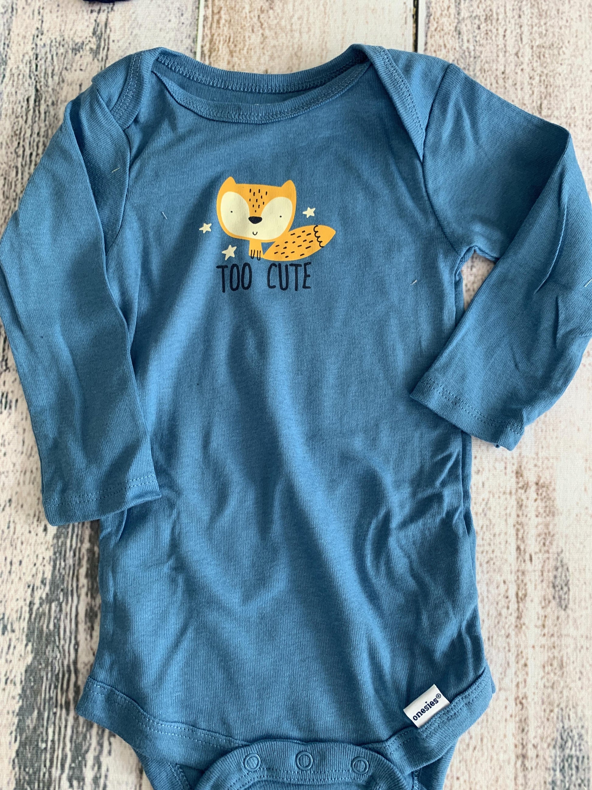 Gerber organic Boys Blue | animals Onesie Size: 6-9 months Blue | animals