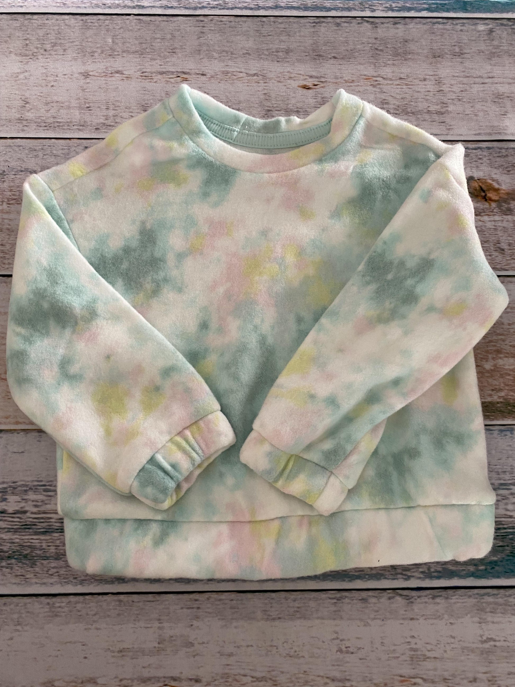 Cat & Jack Girls Blue | green | Tie Dye Sweater Size: 3T Blue | green | Tie Dye