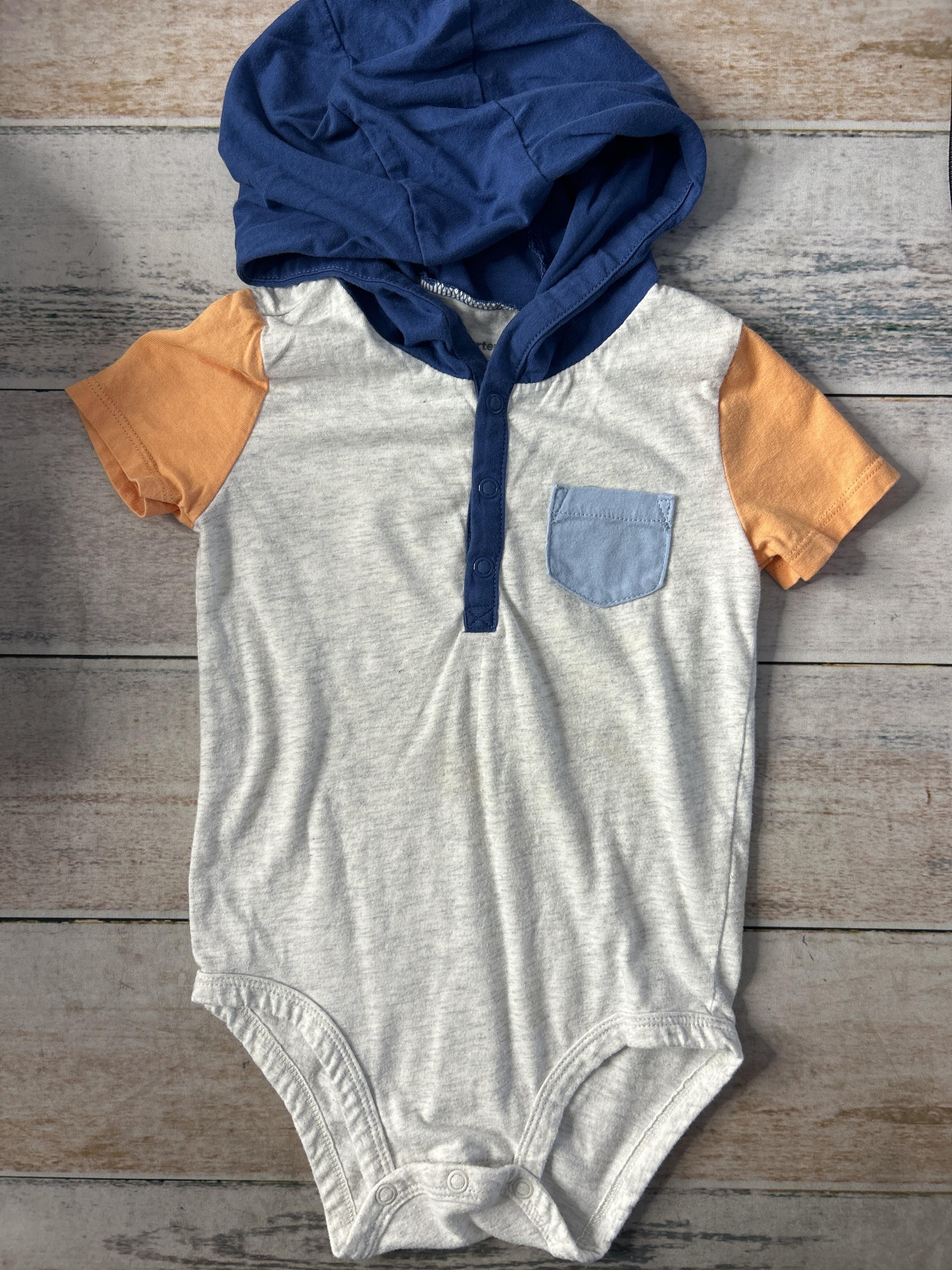Unisex Blue | orange | cream Onesie Size: 24 months Blue | orange | cream