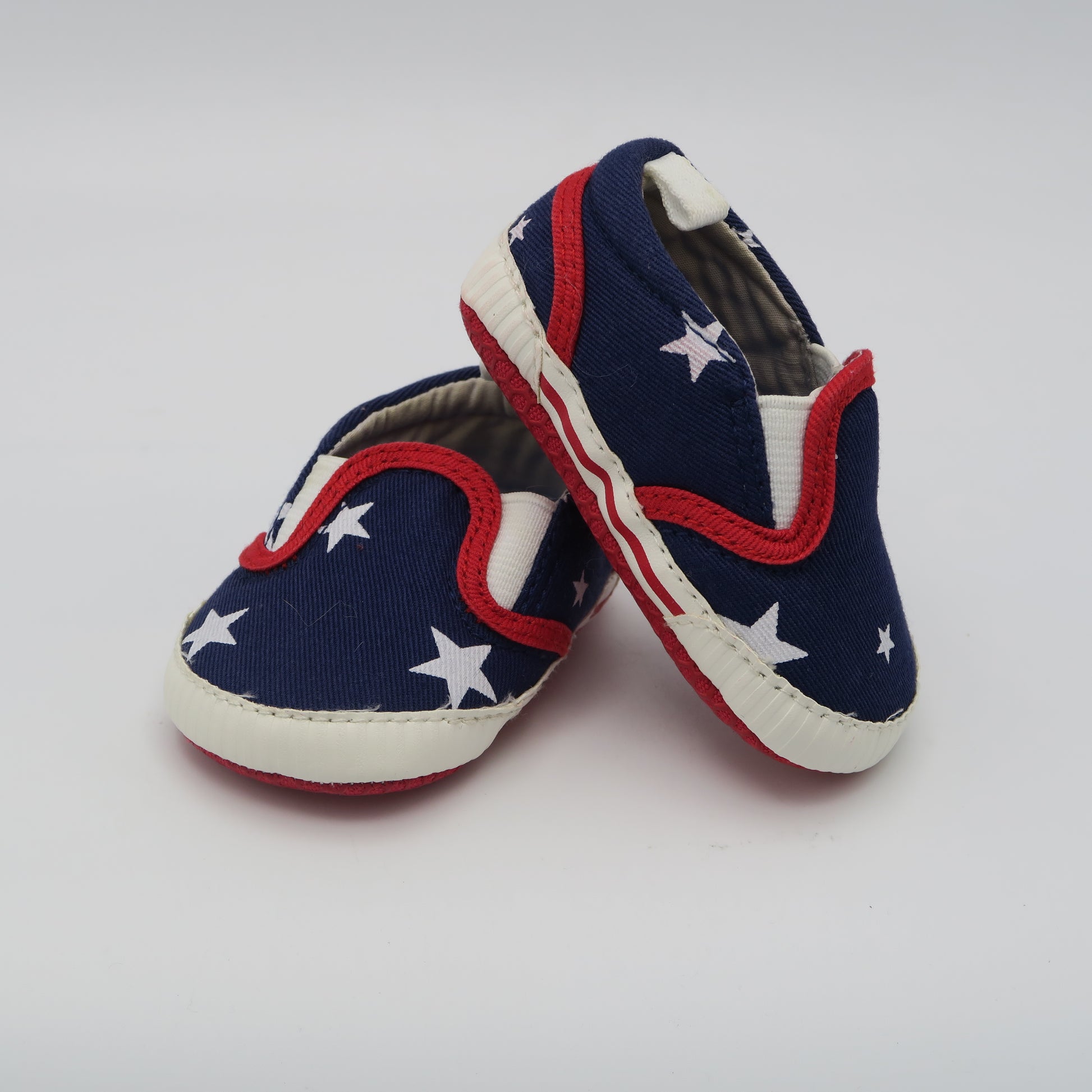 Gap Unisex Blue | Red Shoes Size: 0-3 Months Blue | Red