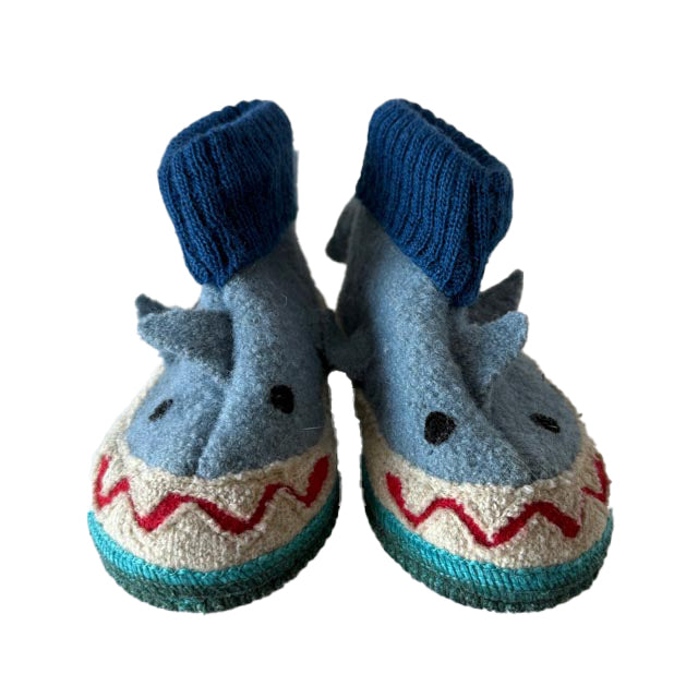 Garnet Hill Boys Blue Sharks Slippers Size: 9 Toddler