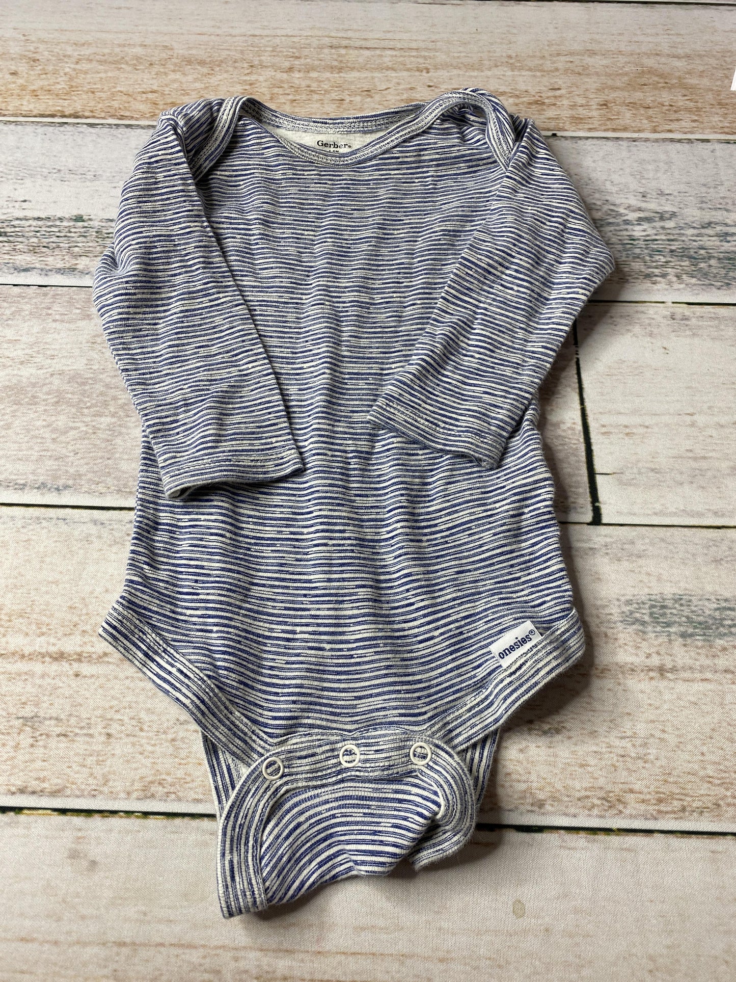 Gerber Childrenswear Unisex Blue | White Onesie Size: 6-9 months Blue | White