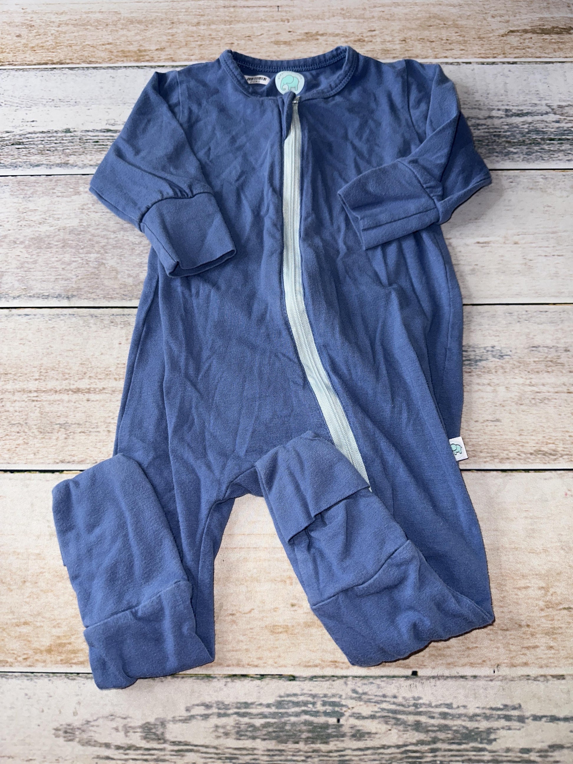 Elephant Moon Unisex Blue Pajamas Size: 6-12 months Blue