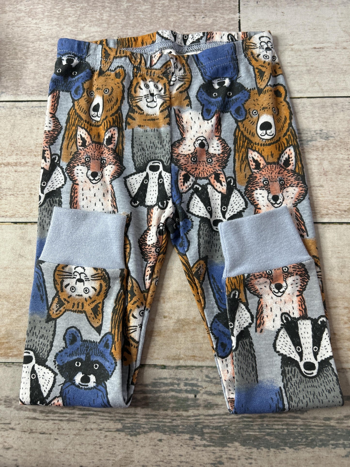 Carters Unisex Brown | Blue | animals Pajamas Size: 2T Brown | Blue | animals
