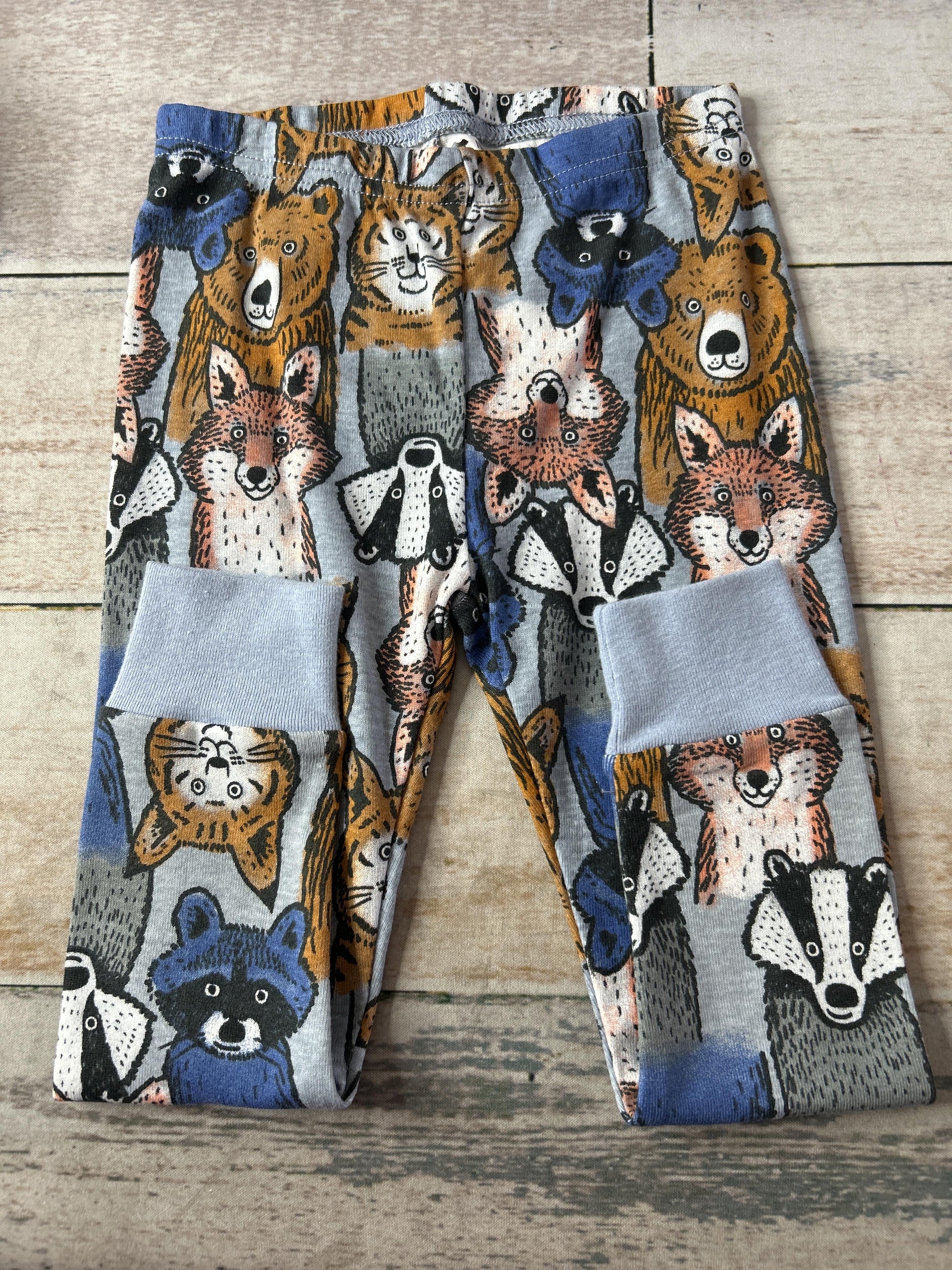 Carters Unisex Brown | Blue | animals Pajamas Size: 2T Brown | Blue | animals