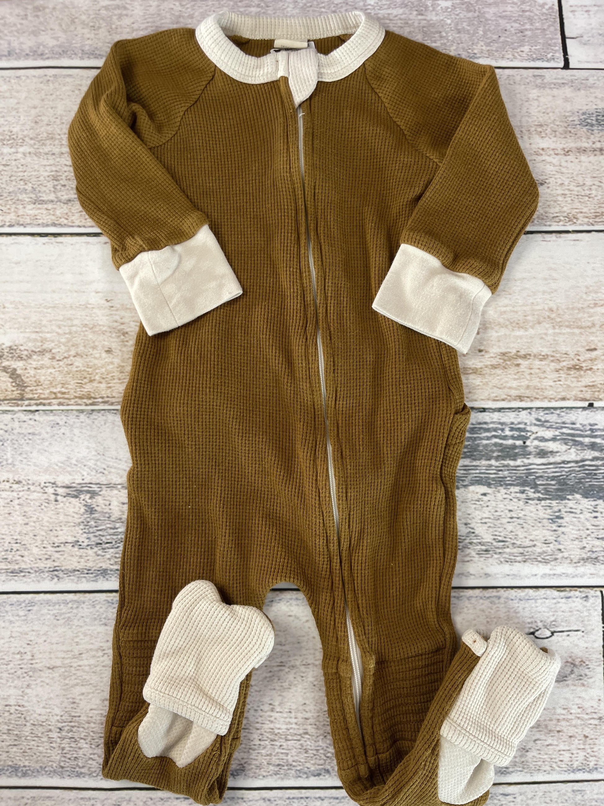 Goumi Unisex Brown | cream Pajamas Size: 12-18 months Brown | cream