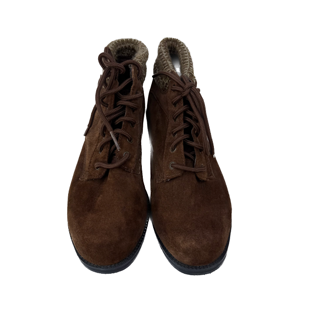 Rugged Outback Girls Brown Suede Boots Size: 7.5 Women's Brown Suede