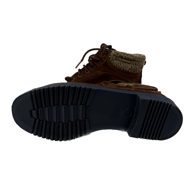 Rugged Outback Girls Brown Suede Boots Size: 7.5 Women's Brown Suede