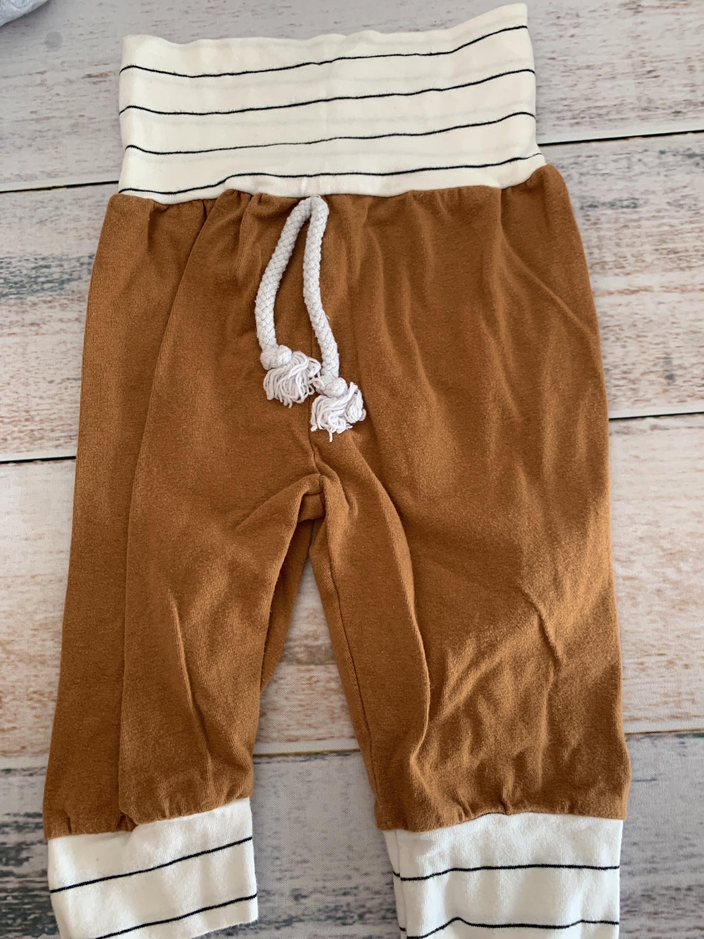 Unknown Unisex Brown | White | Black | Striped Pants Size: 9 months Brown | White | Black | Striped