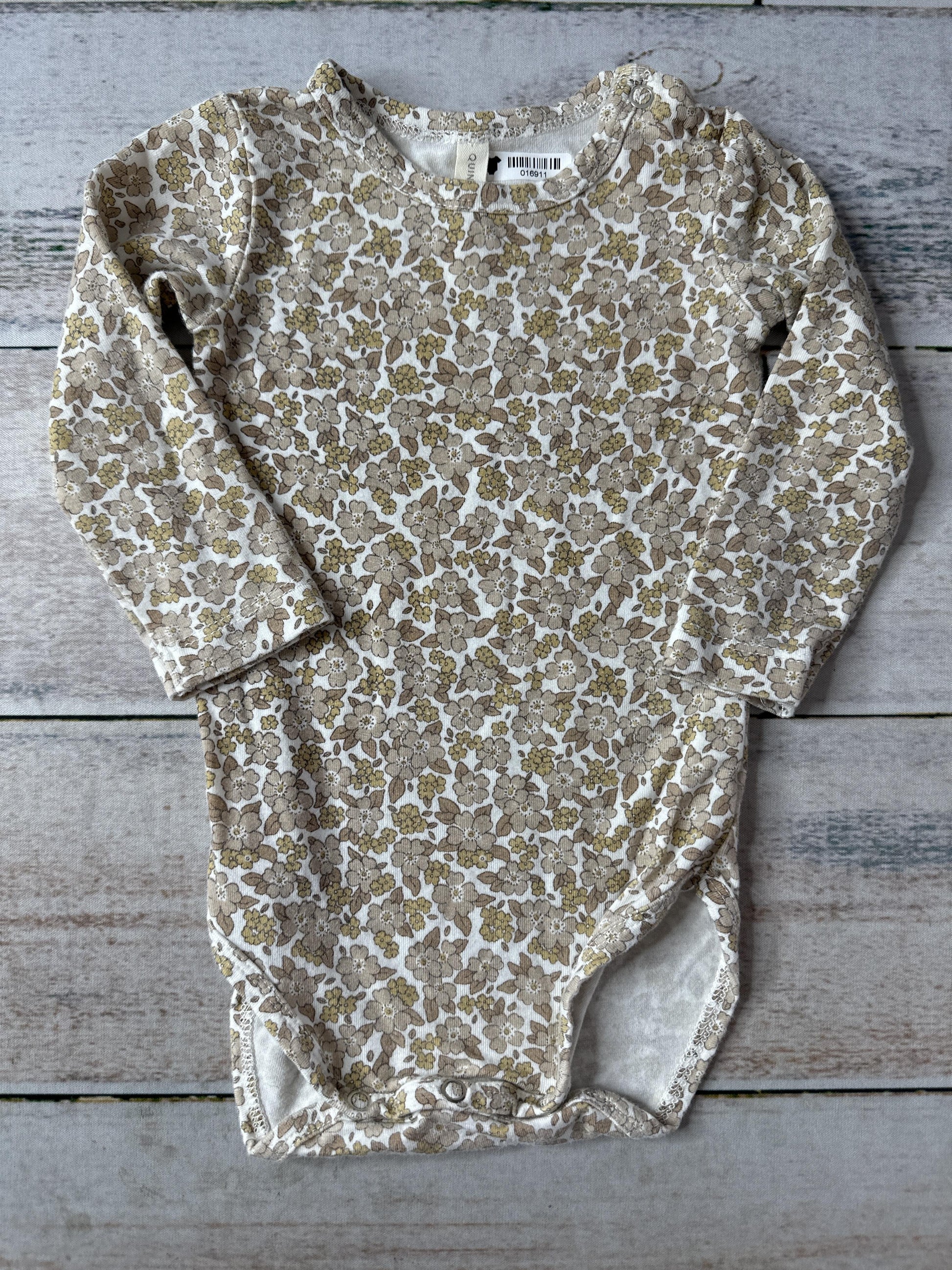 Quincy Mae Girls Brown | White Onesie Size: 3-6 months Brown | White