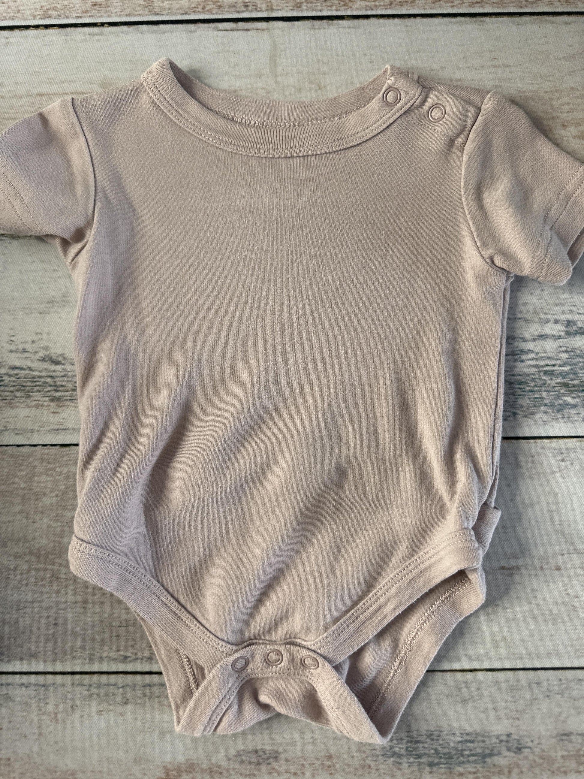 Goumi Unisex Brown Onesie Size: 6-12 months Brown