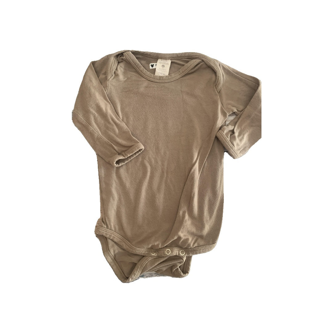 Kate Quinn Unisex Brown Onesie Size: 6-12 months Brown