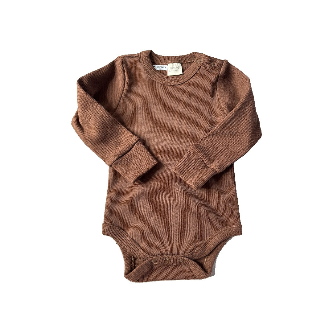 Goumi Unisex Brown Onesie Size: 3-6 months Brown