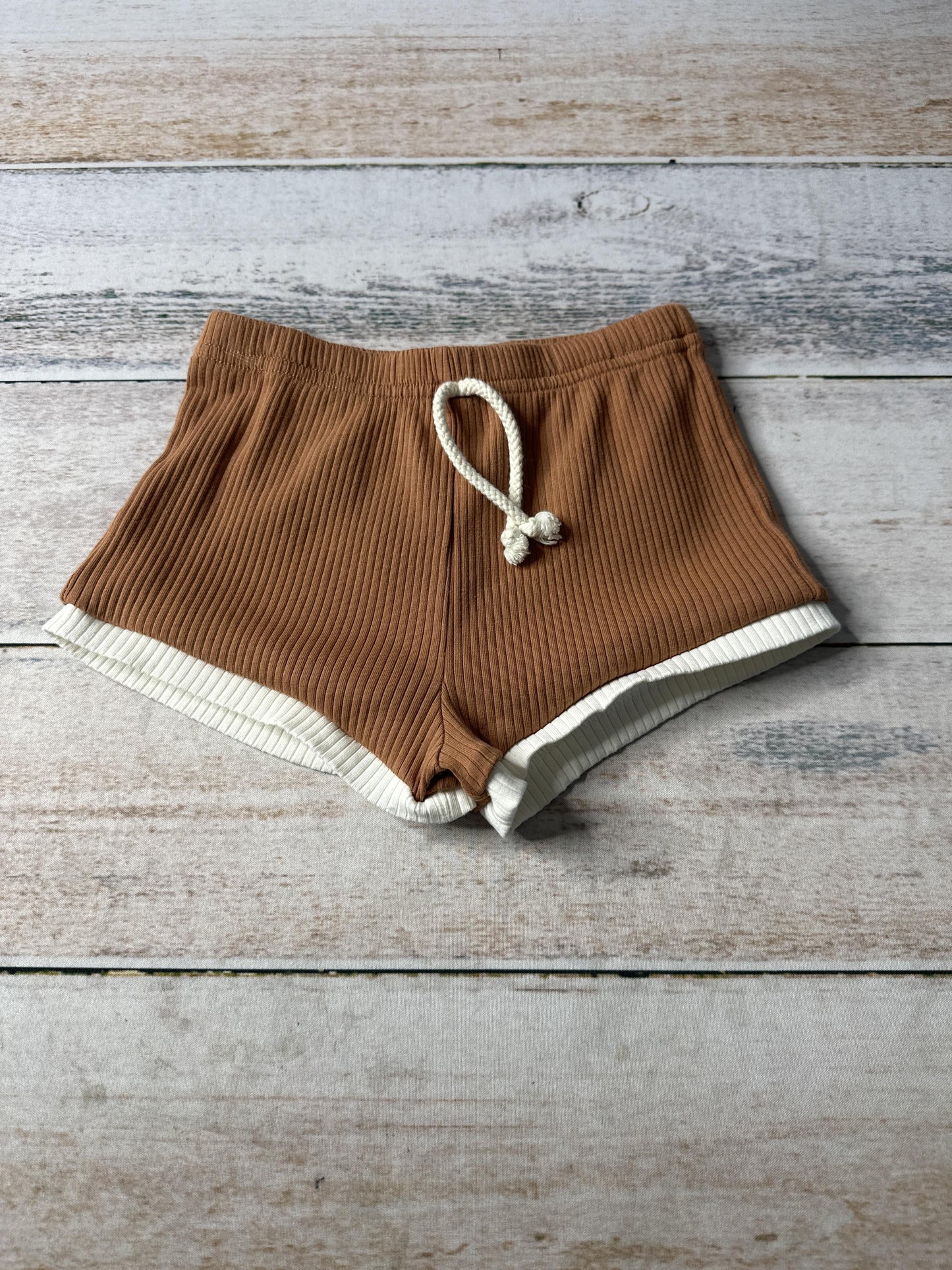 Quincy Mae Unisex Brown Shorts Size: 2-3 Years Brown