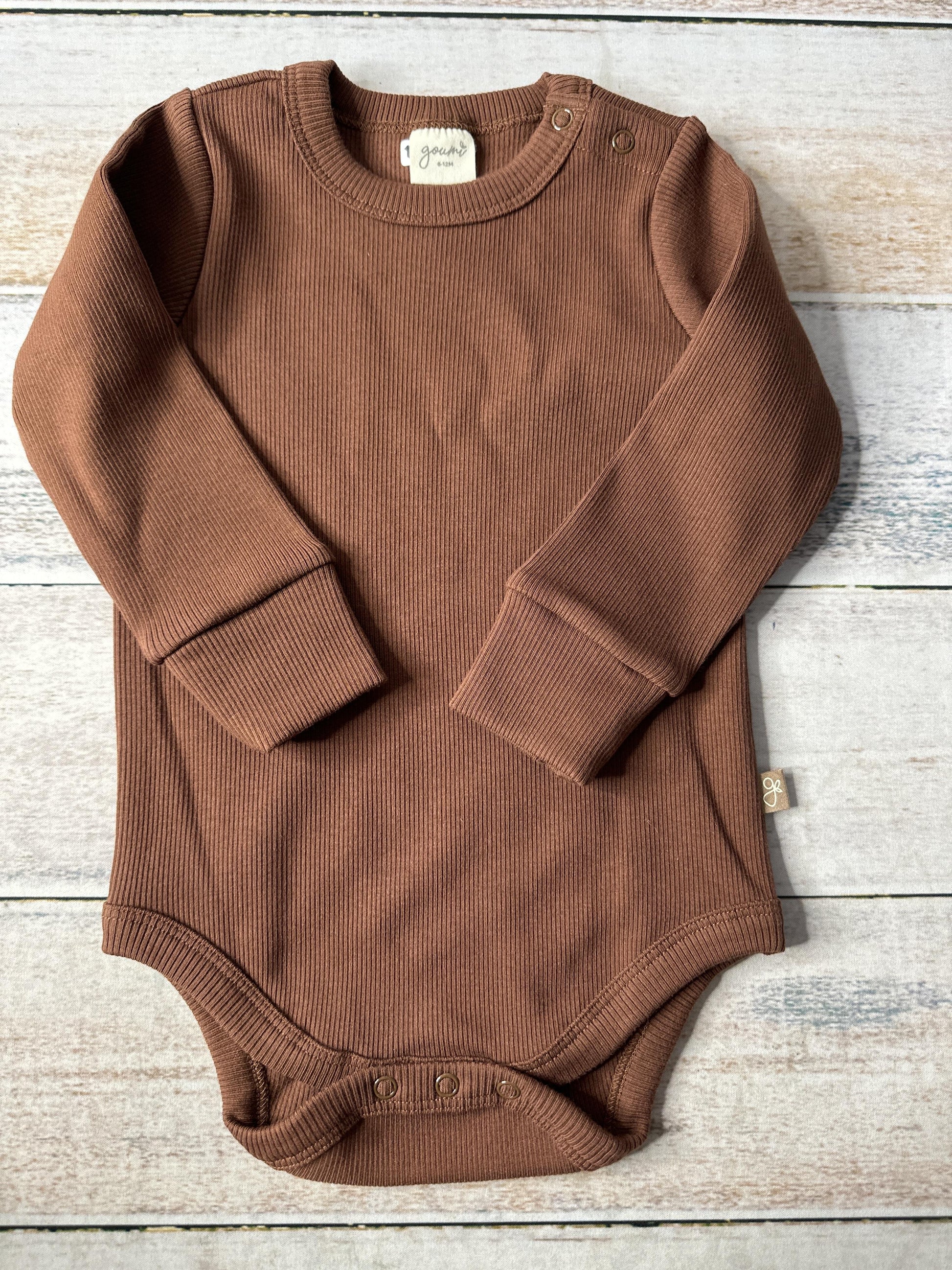 Goumi Unisex Brown Onesie Size: 6-12 months Brown