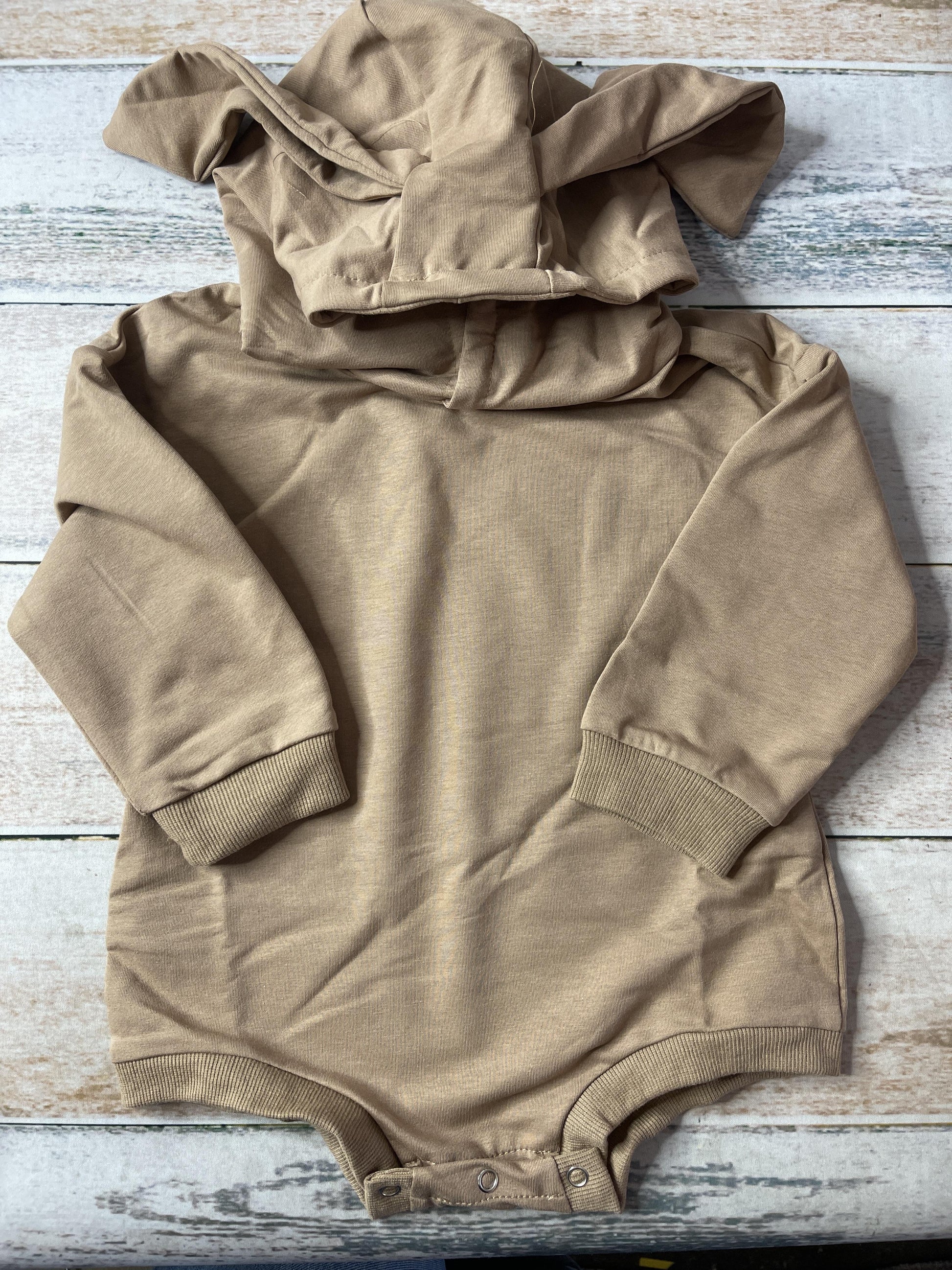 Unknown Unisex Brown Onesie Size: 18-24 months Brown