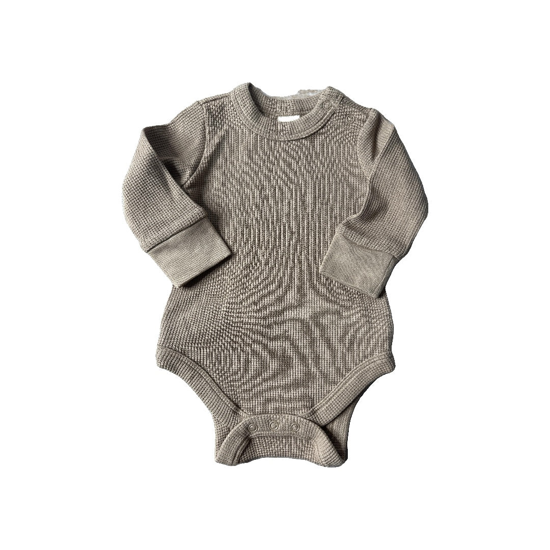 Goumi Unisex Brown Onesie Size: 0-3 months Brown