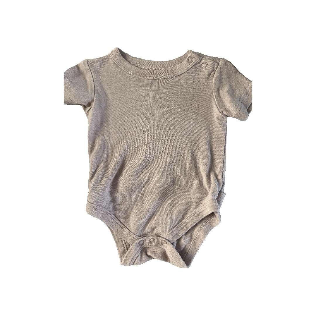 Goumi Unisex Brown Onesie Size: 6-12 months Brown