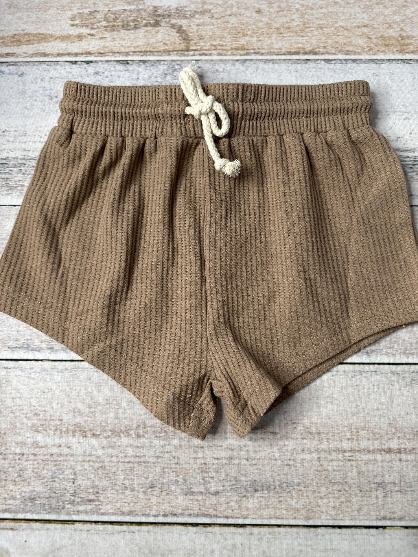 Sage and Ivory Unisex Brown Button Down Short Sleeve Size: 3T Brown