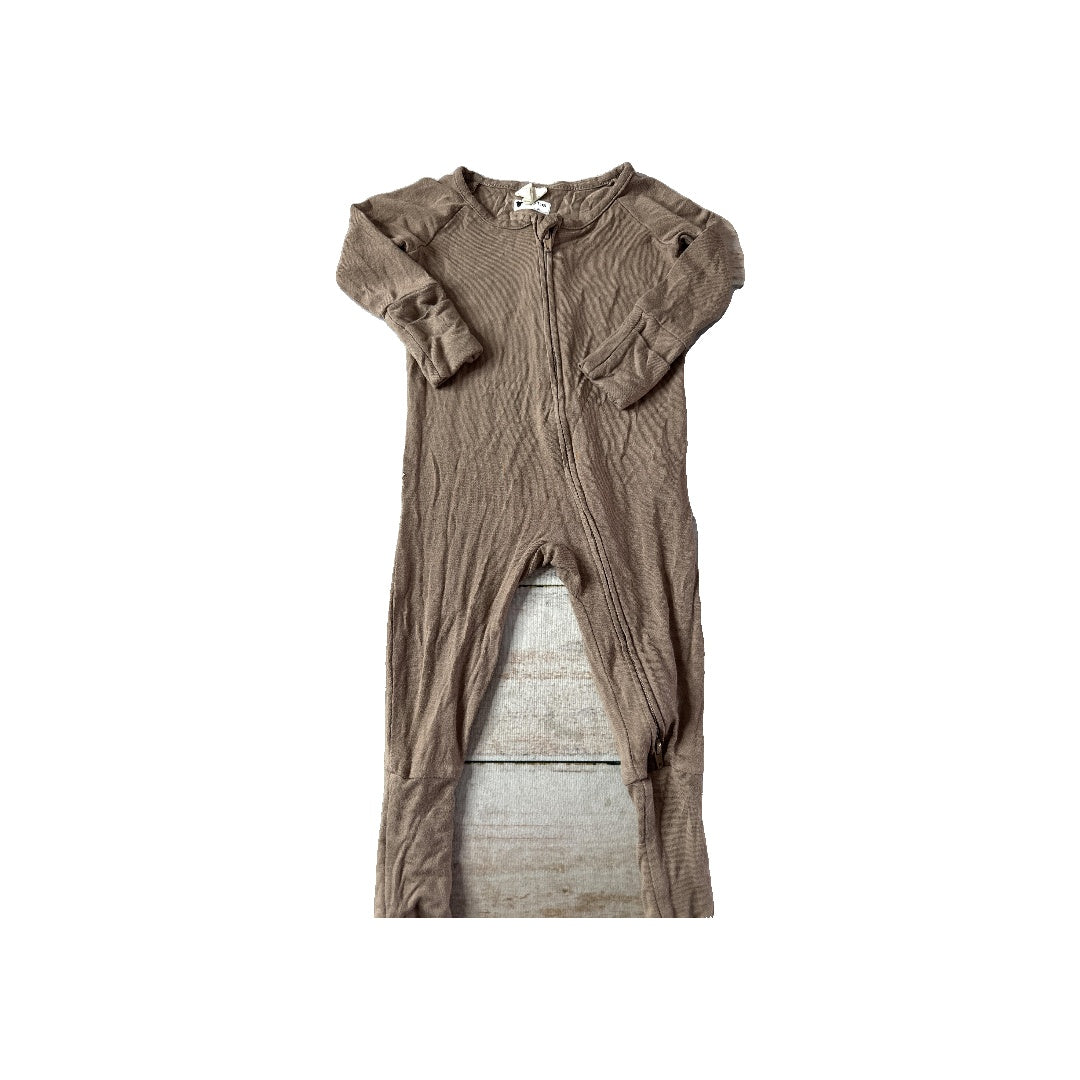 Tenth + Pine Unisex Brown Pajamas Size: 0-3 months Brown