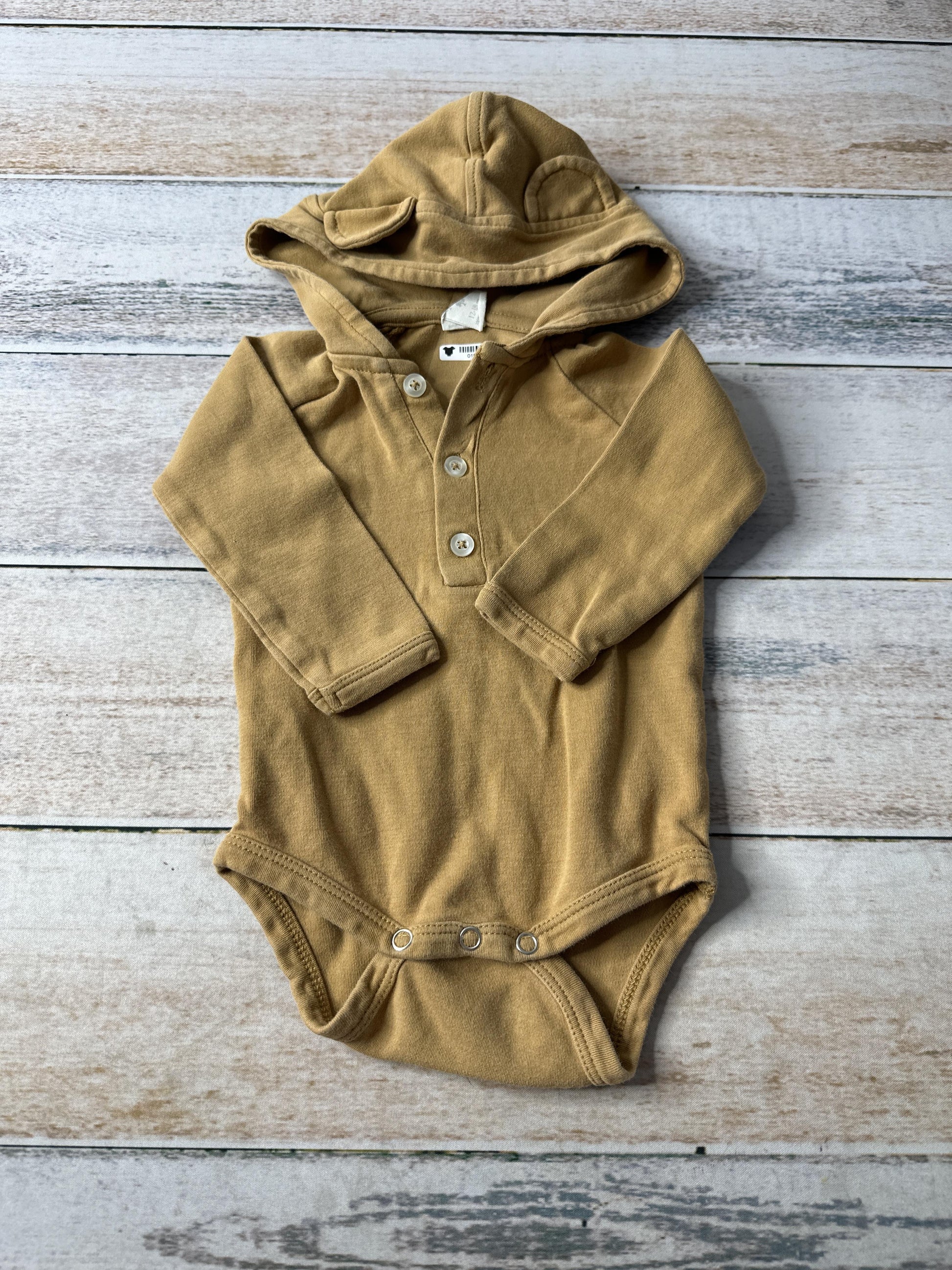 Kate Quinn Boys Brown Onesie Size: 12-18 months Brown