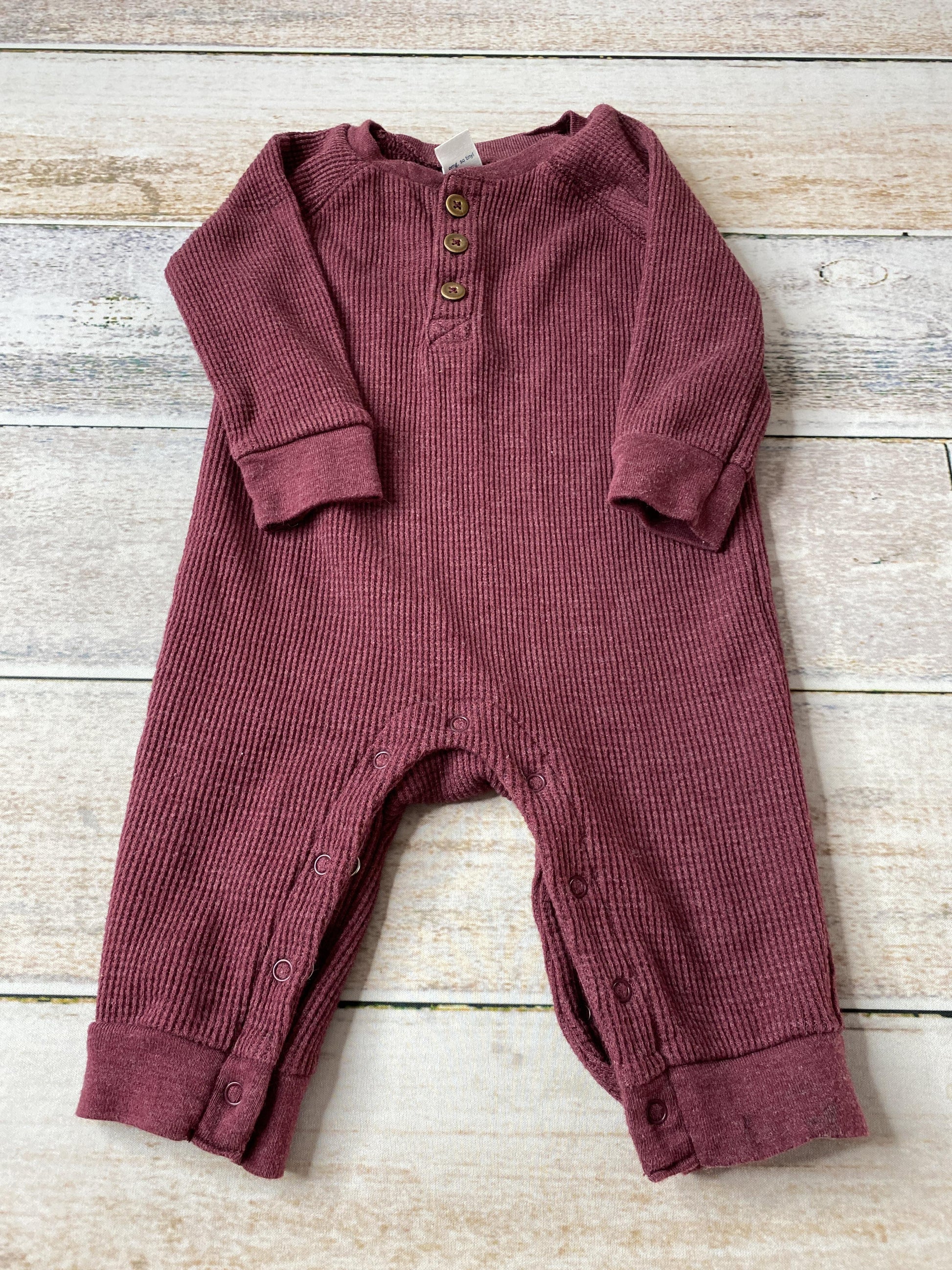 Old Navy Unisex Burgundy Long Sleeve Outfit Size: 3-6 months Burgundy
