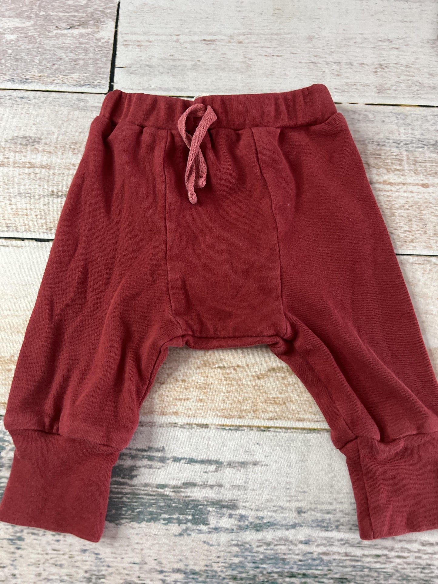 Kate Quinn Unisex Burgundy Pants Size: 6-12 months Burgundy