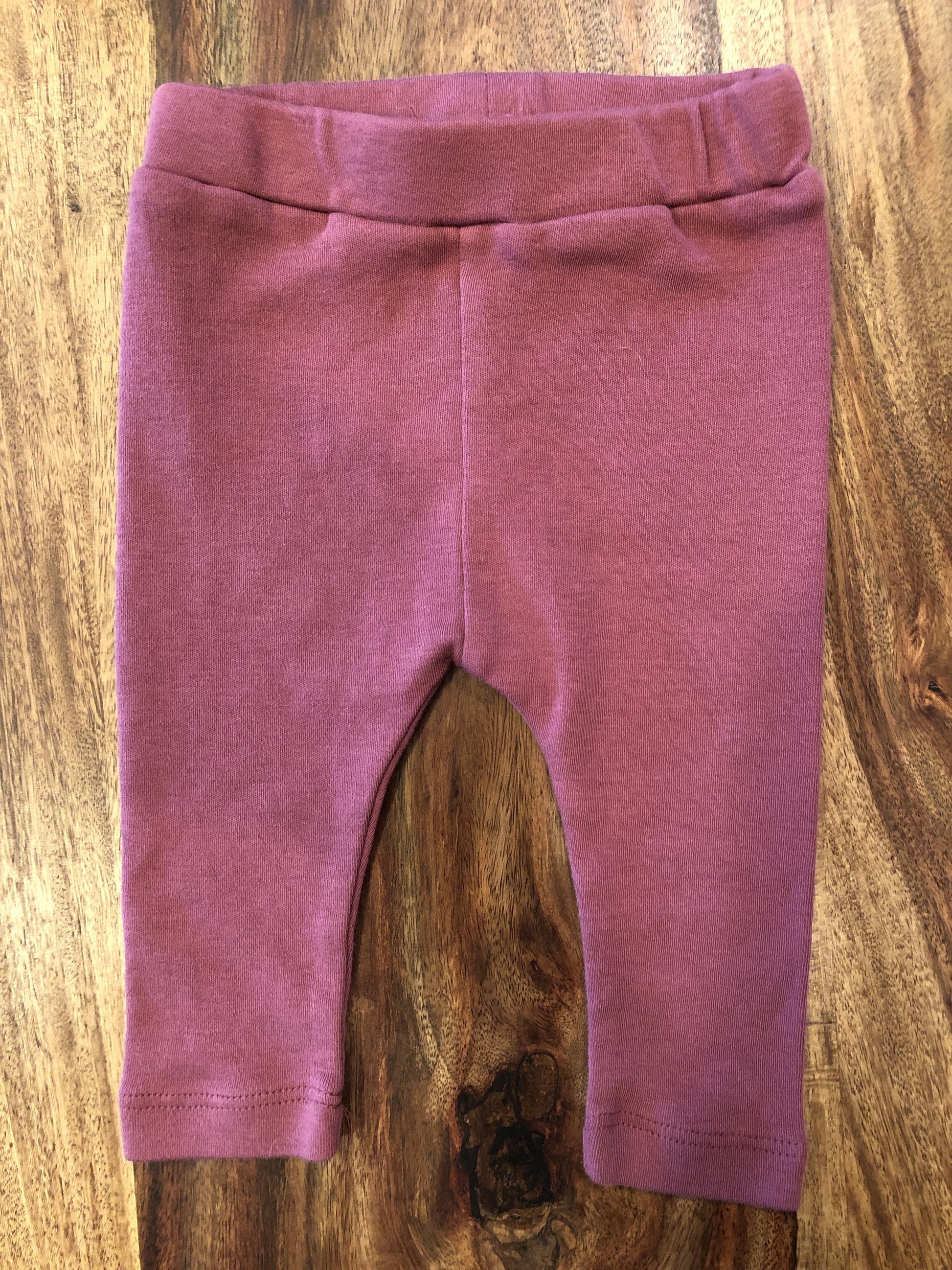 Kate Quinn Unisex Burgundy Pants Size: 3-6 months Burgundy