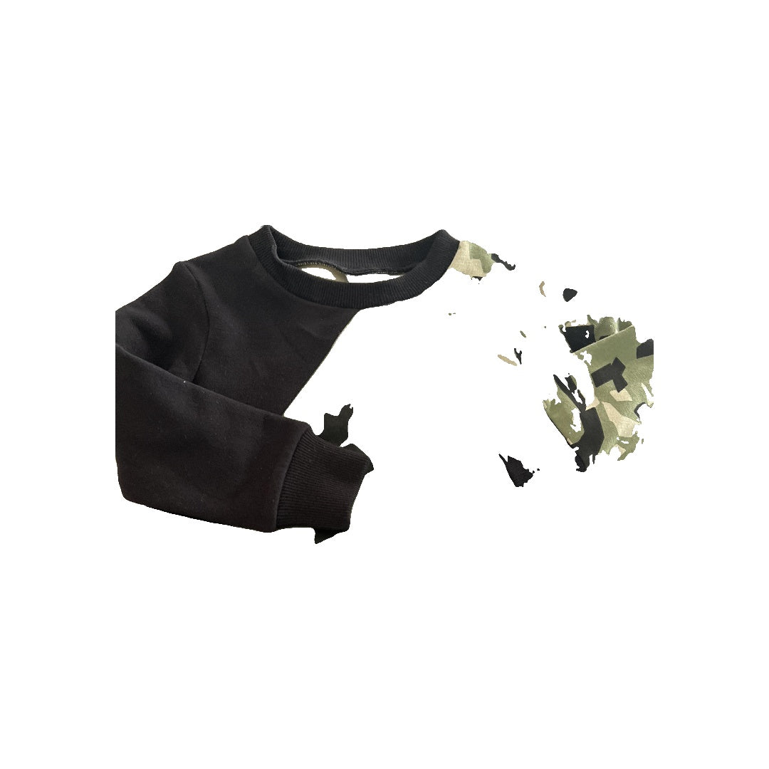 Tiny Tribe Boys Camo Sweater Size: 2T Camo