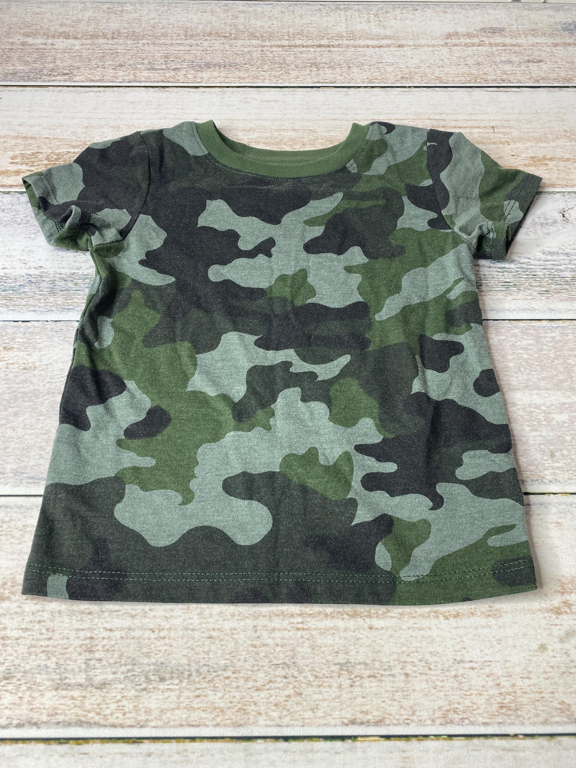 Cat & Jack Boys Camo T-Shirt Size: 18 months Camo