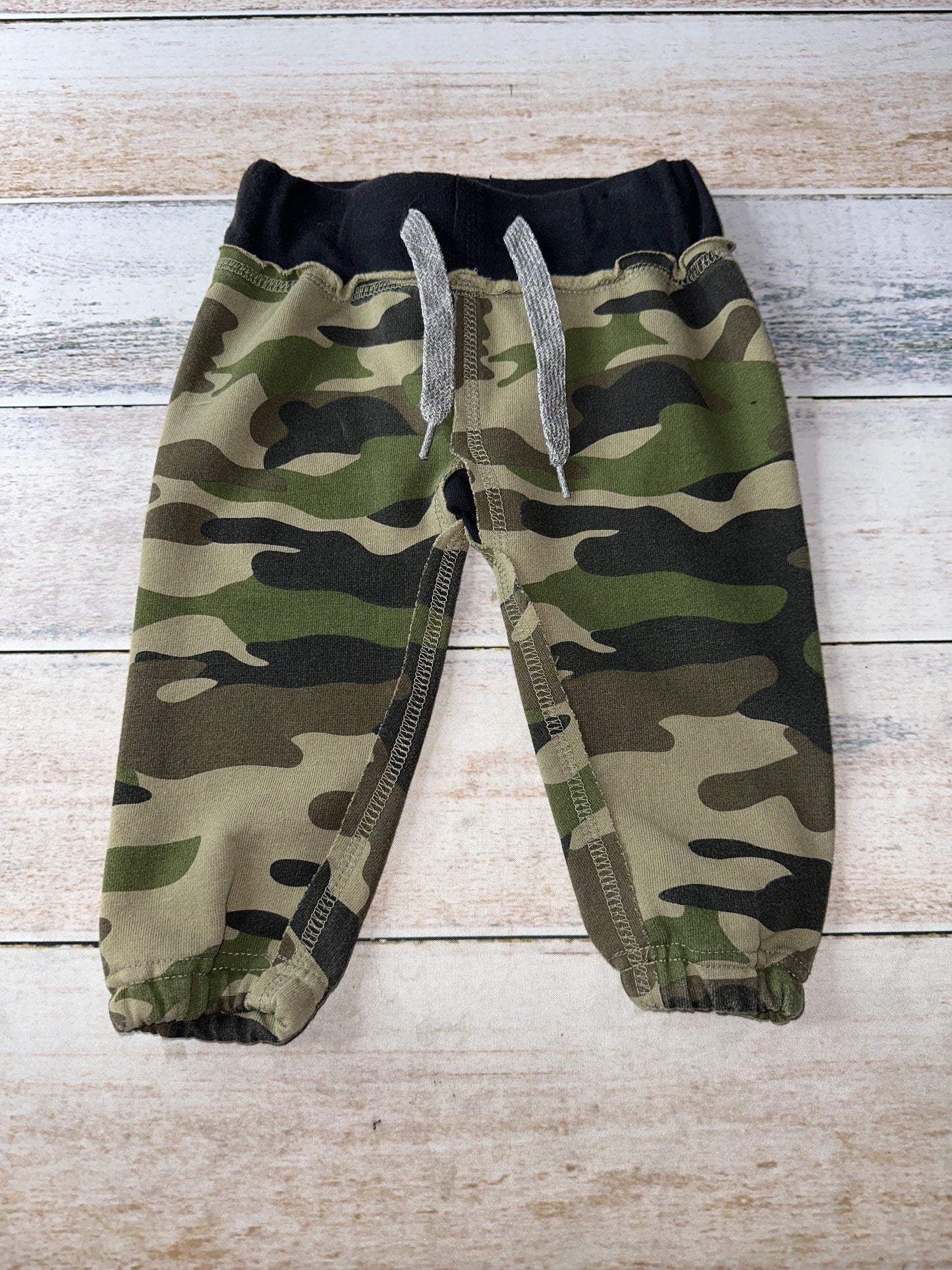 Appaman mini Unisex Camo Pants Size: 12-18 months Camo