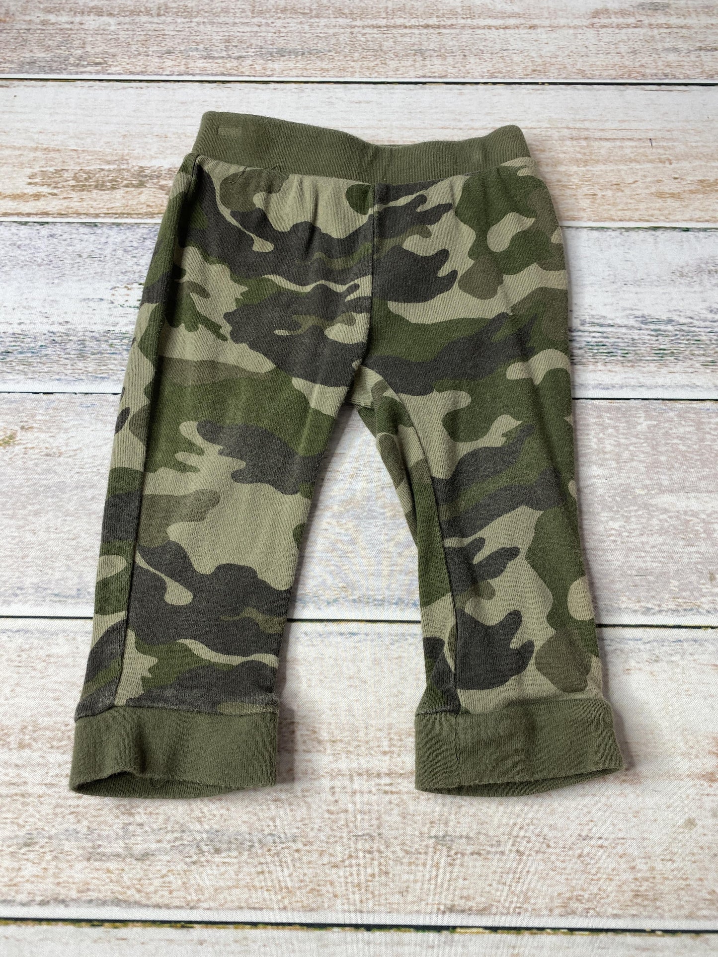 Old Navy Boys Camo Pants Size: 12-18 months Camo