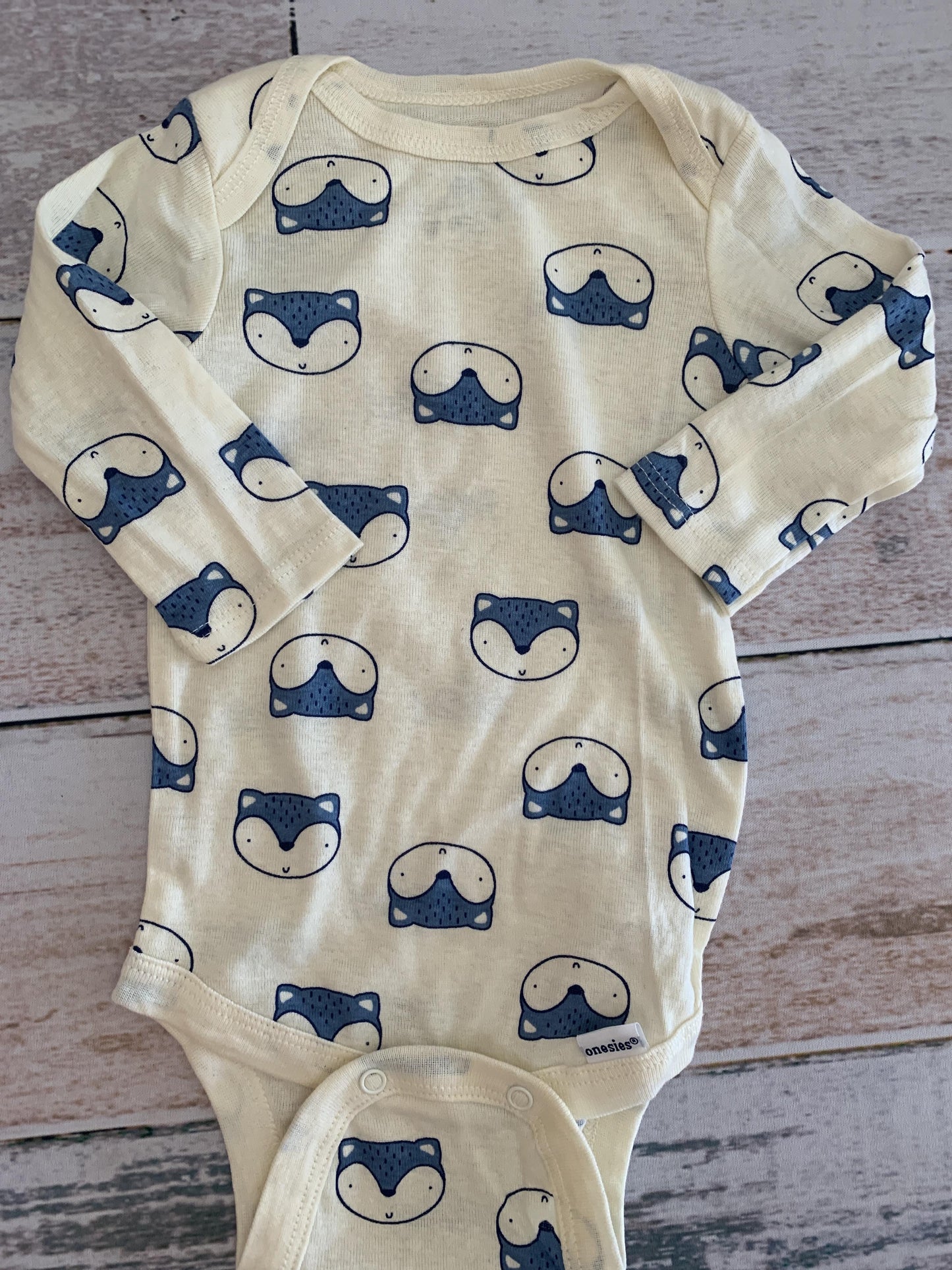 Gerber organic Boys cream | animals | Blue Onesie Size: 0-3 months cream | animals | Blue