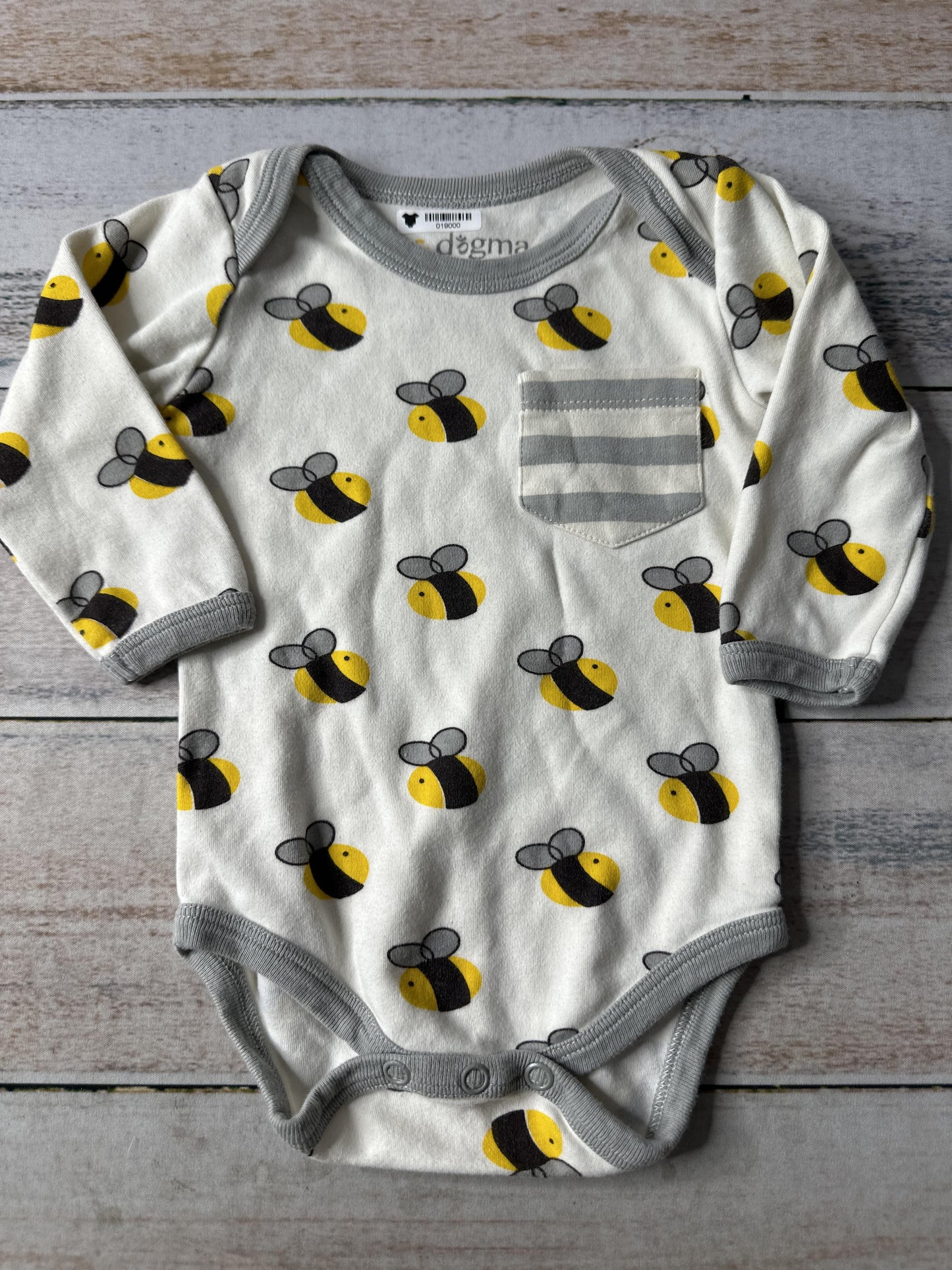 Cat & Dogma Boys cream | Bees | Grey Onesie Size: 3-6 months cream | Bees | Grey