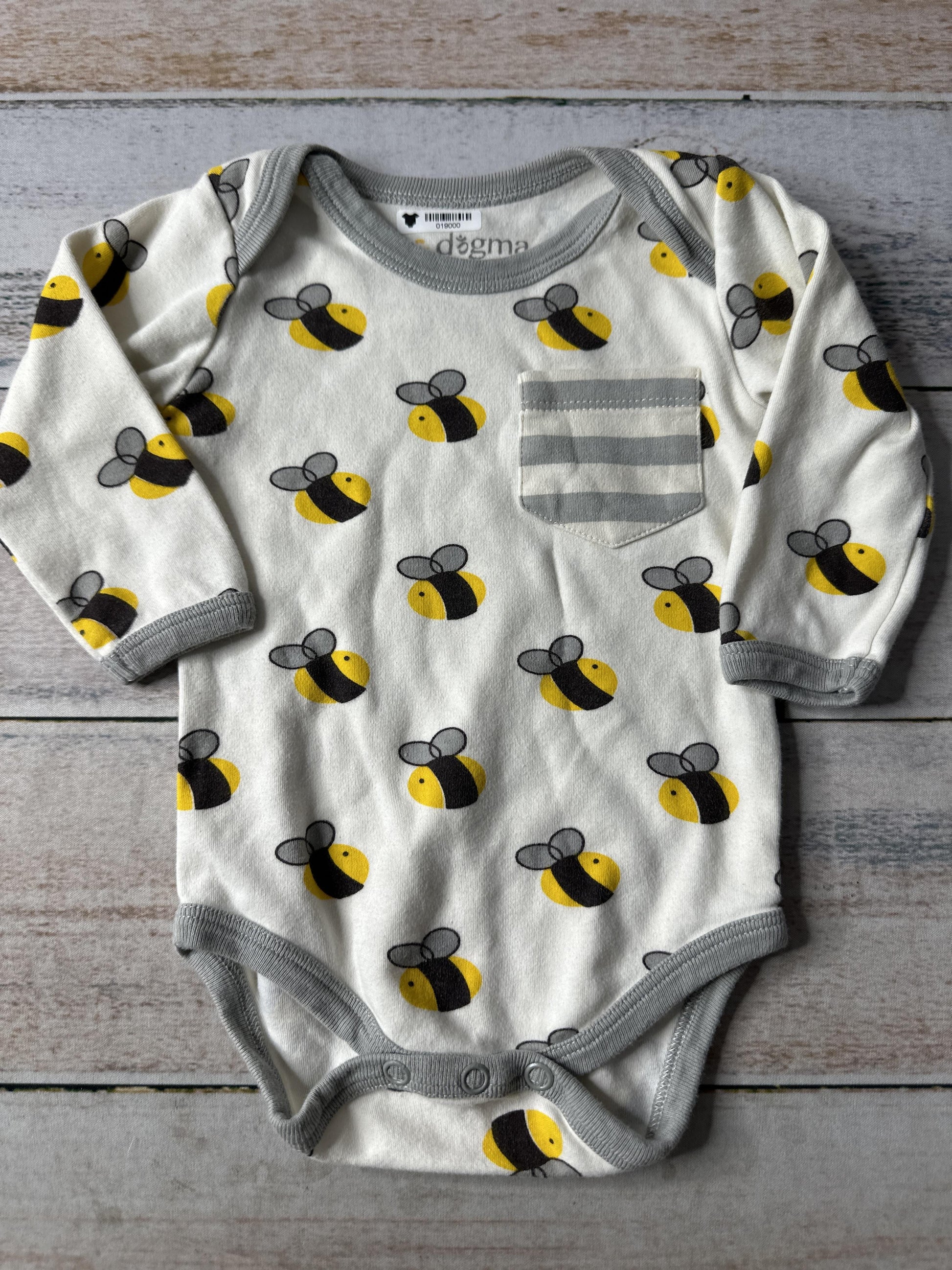 Cat & Dogma Boys cream | Bees | Grey Onesie Size: 3-6 months cream | Bees | Grey