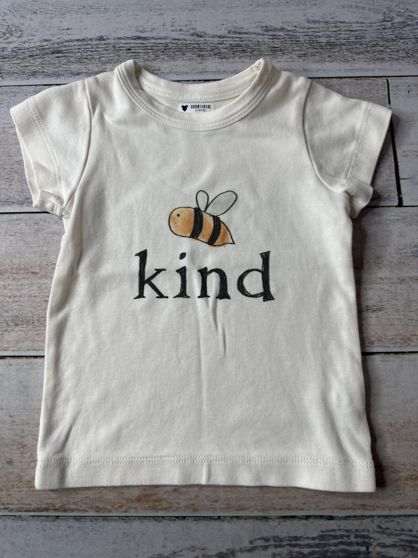 Finn + Emma Unisex cream | Bees | Text T-Shirt Size: 12-18 months cream | Bees | Text