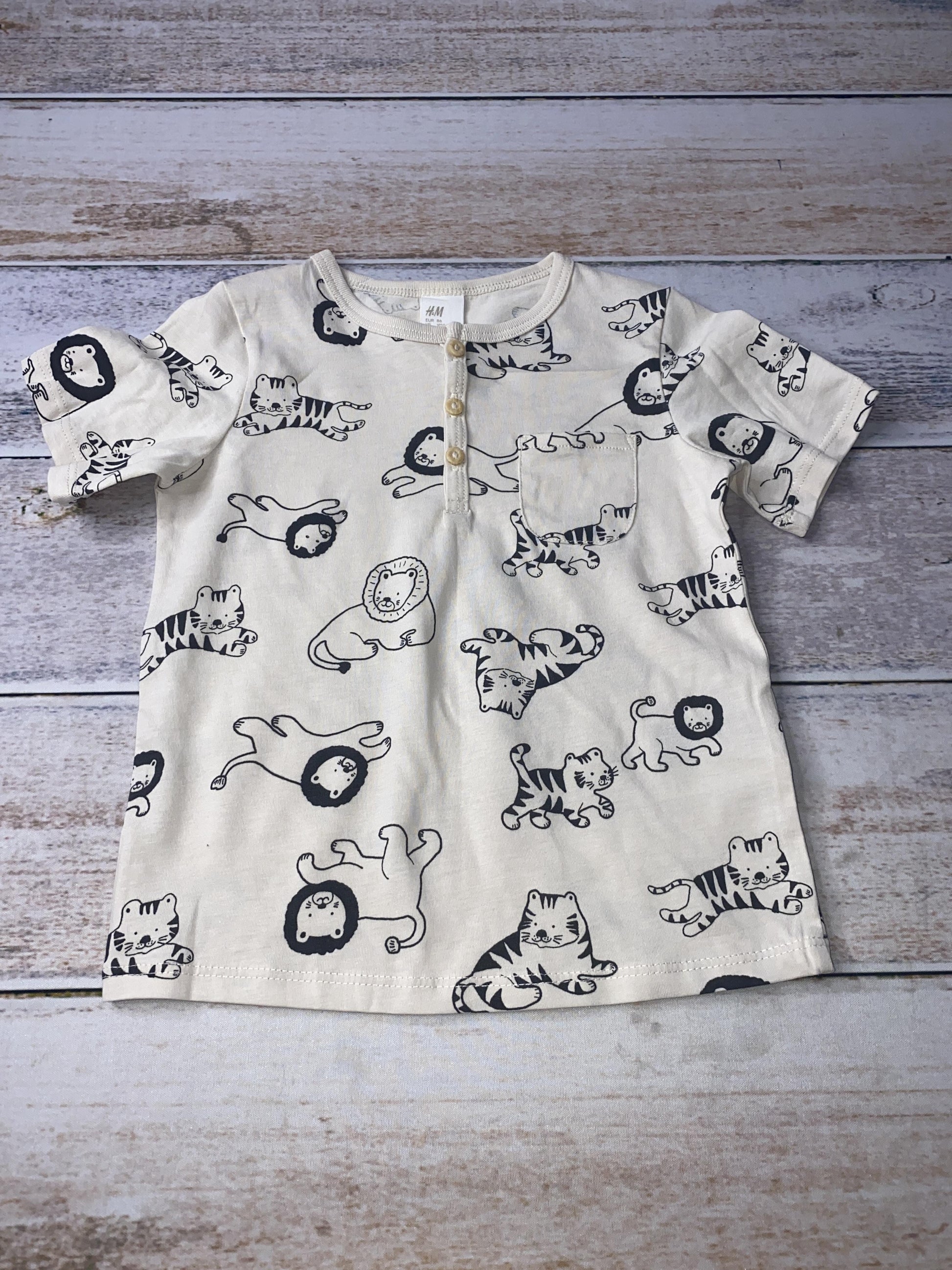 H&M Unisex cream | Black | animals T-Shirt Size: 12-18 months cream | Black | animals