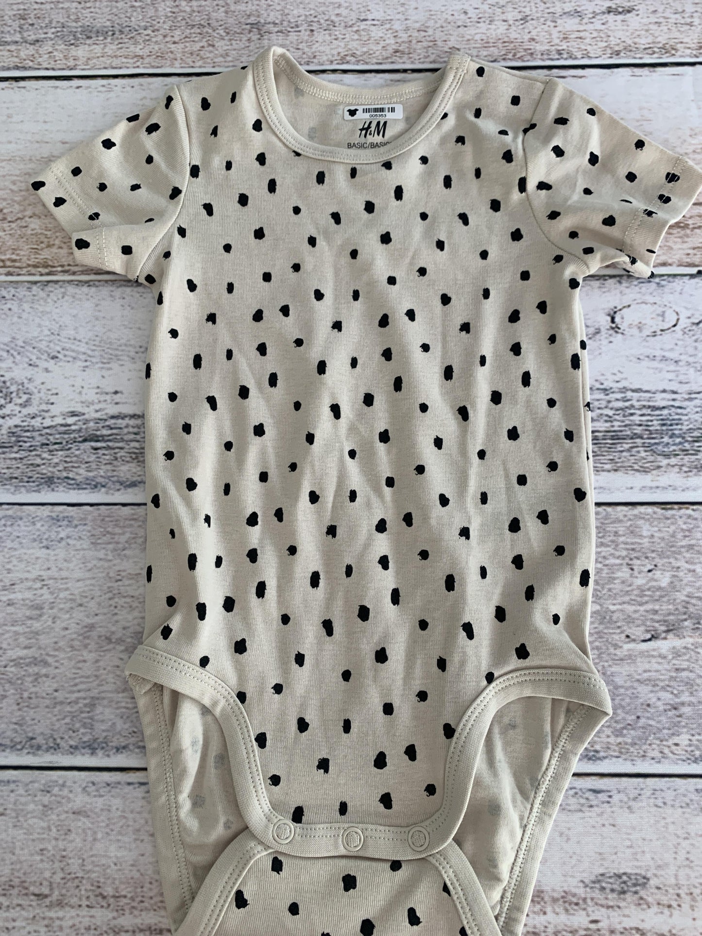 H&M Girls cream | Black | polka dot Onesie Size: 12M cream | Black | polka dot