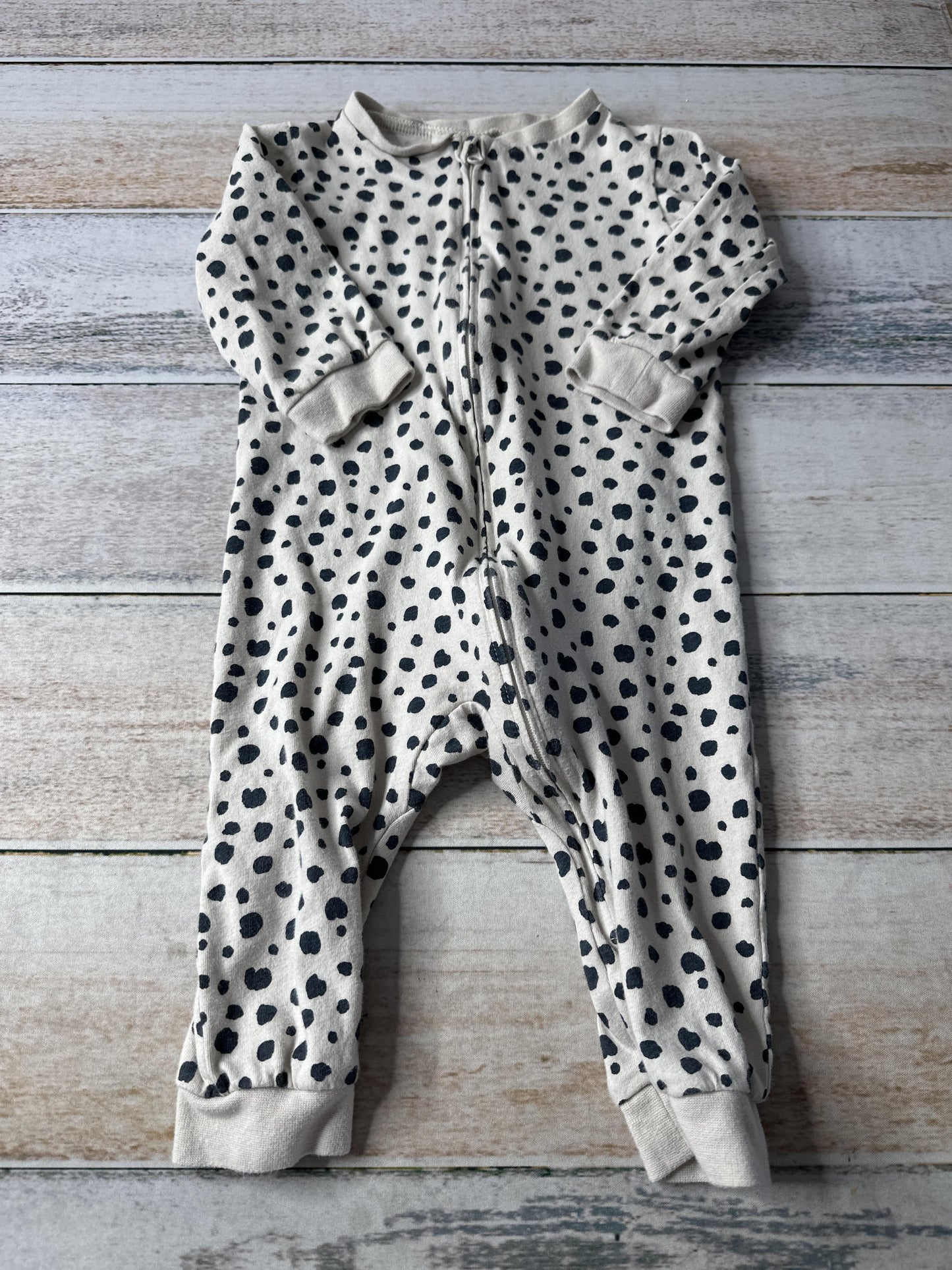 H&M Unisex cream | Black | polka dot Long Sleeve Outfit Size: 6-9 months cream | Black | polka dot