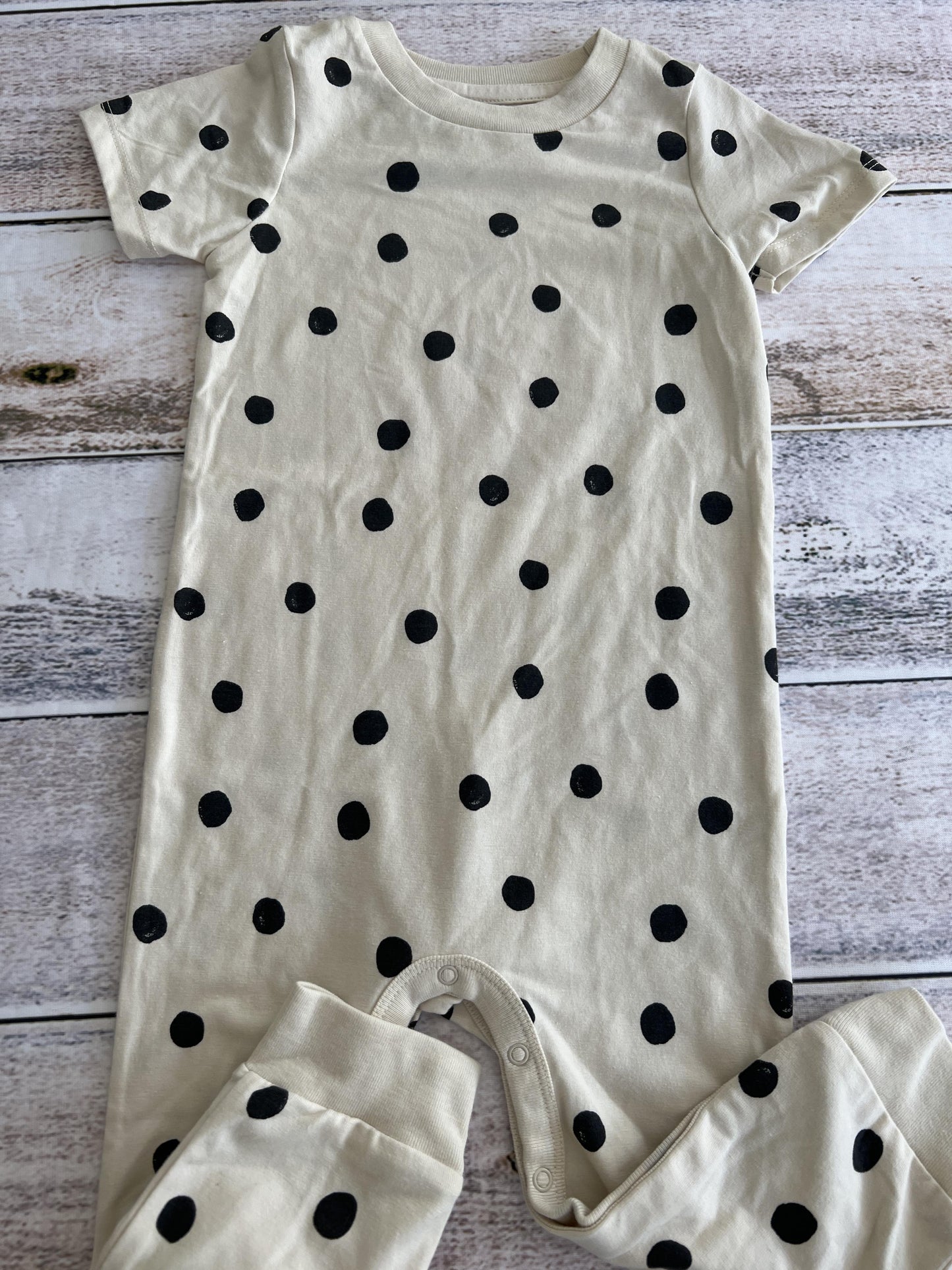 Cat & Jack Unisex cream | Black | polka dot Romper Size: 18 months cream | Black | polka dot