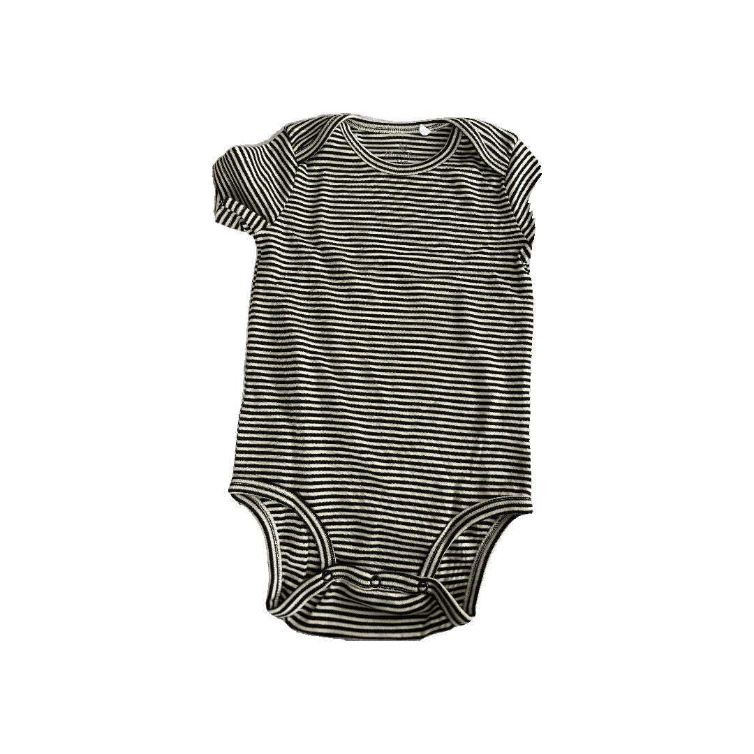 Oliver & Rain Unisex cream | Black | Stripe Onesie Size: 24 months cream | Black | Stripe