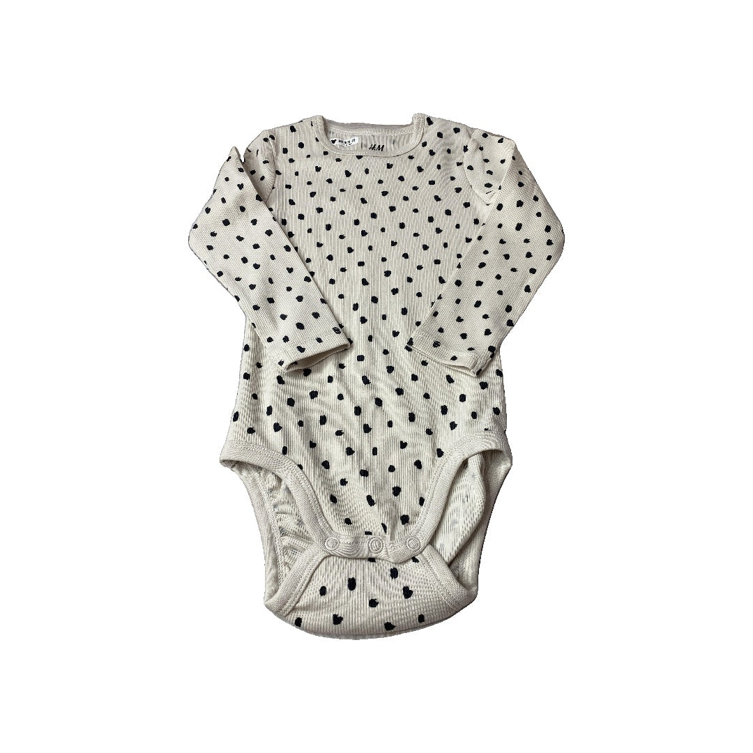 H&M Girls cream | Black Onesie Size: 18 months cream | Black