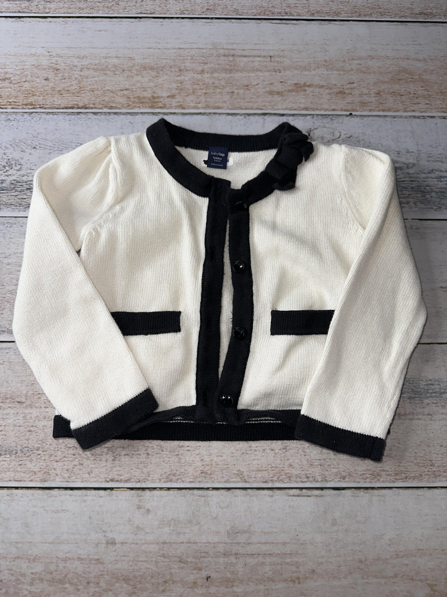 Gap Girls cream | Black Cardigan Size: 3T cream | Black