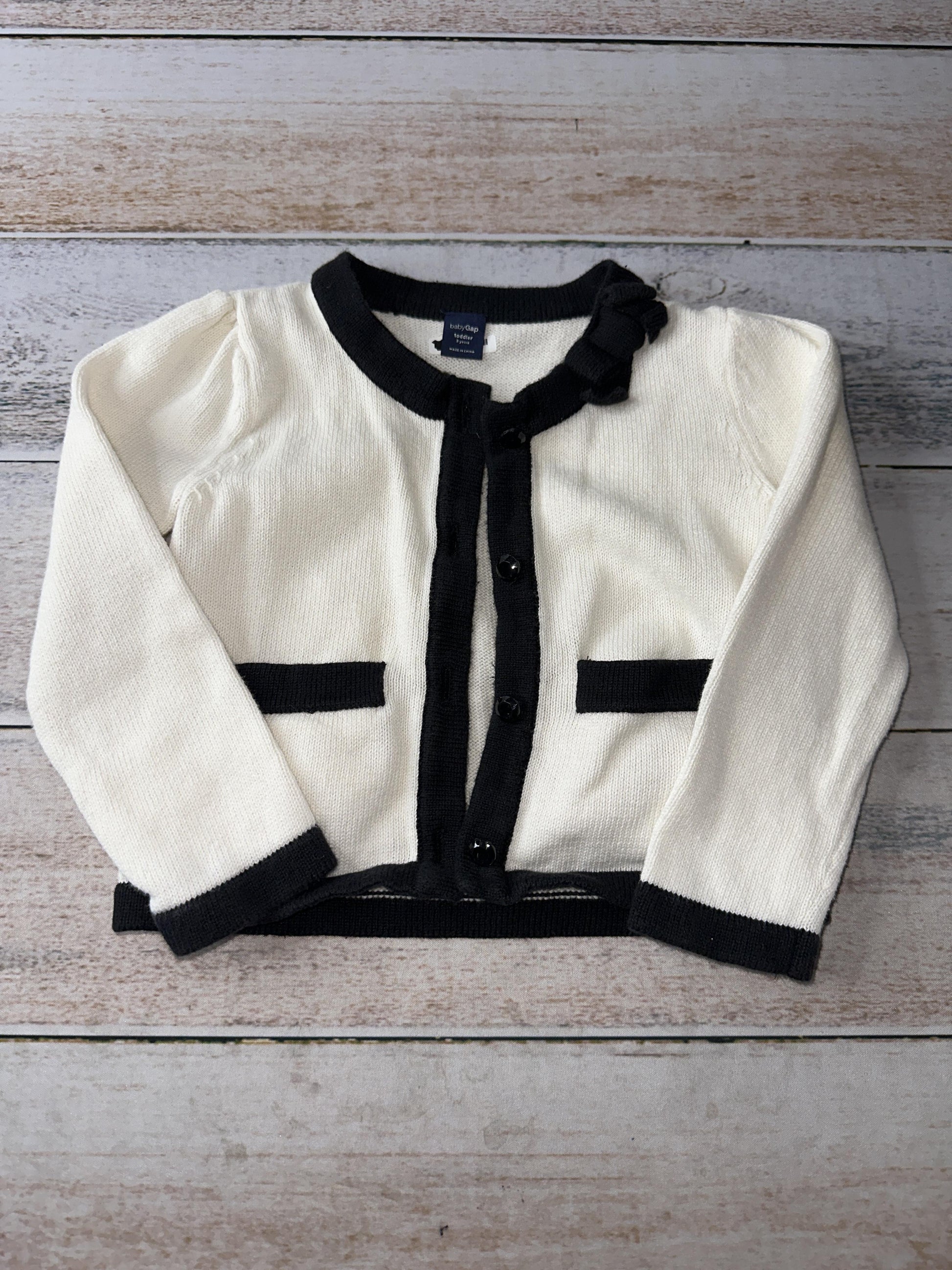 Gap Girls cream | Black Cardigan Size: 3T cream | Black