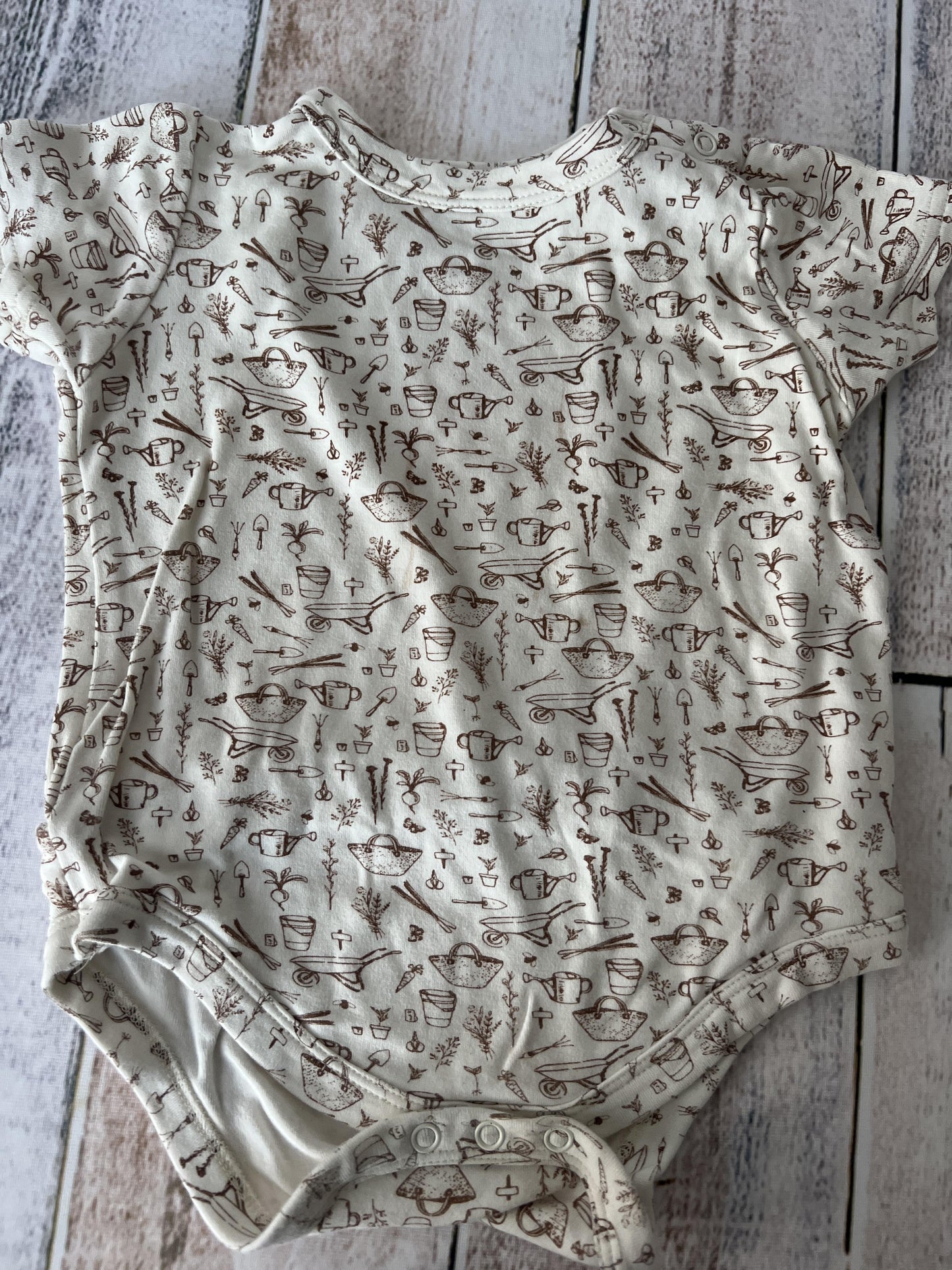Goumi Unisex cream | Brown | Pattern Onesie Size: 12-18 months cream | Brown | Pattern