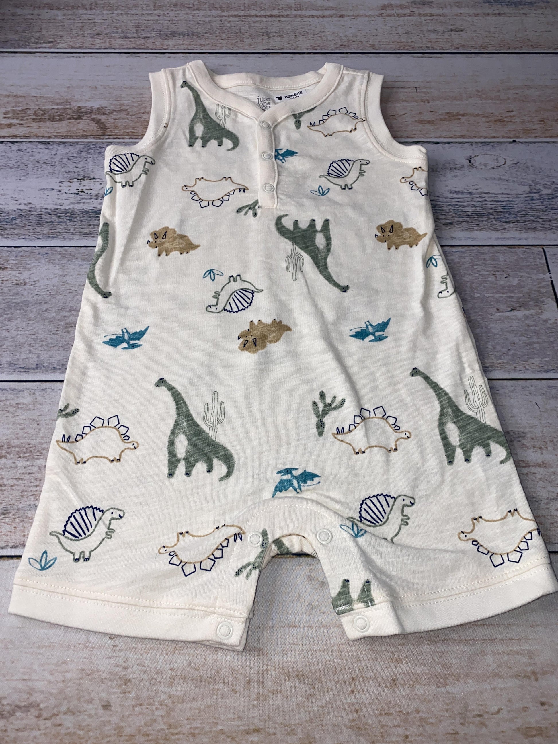 Carters Boys cream | Dinosaur Romper Size: 18 months cream | Dinosaur