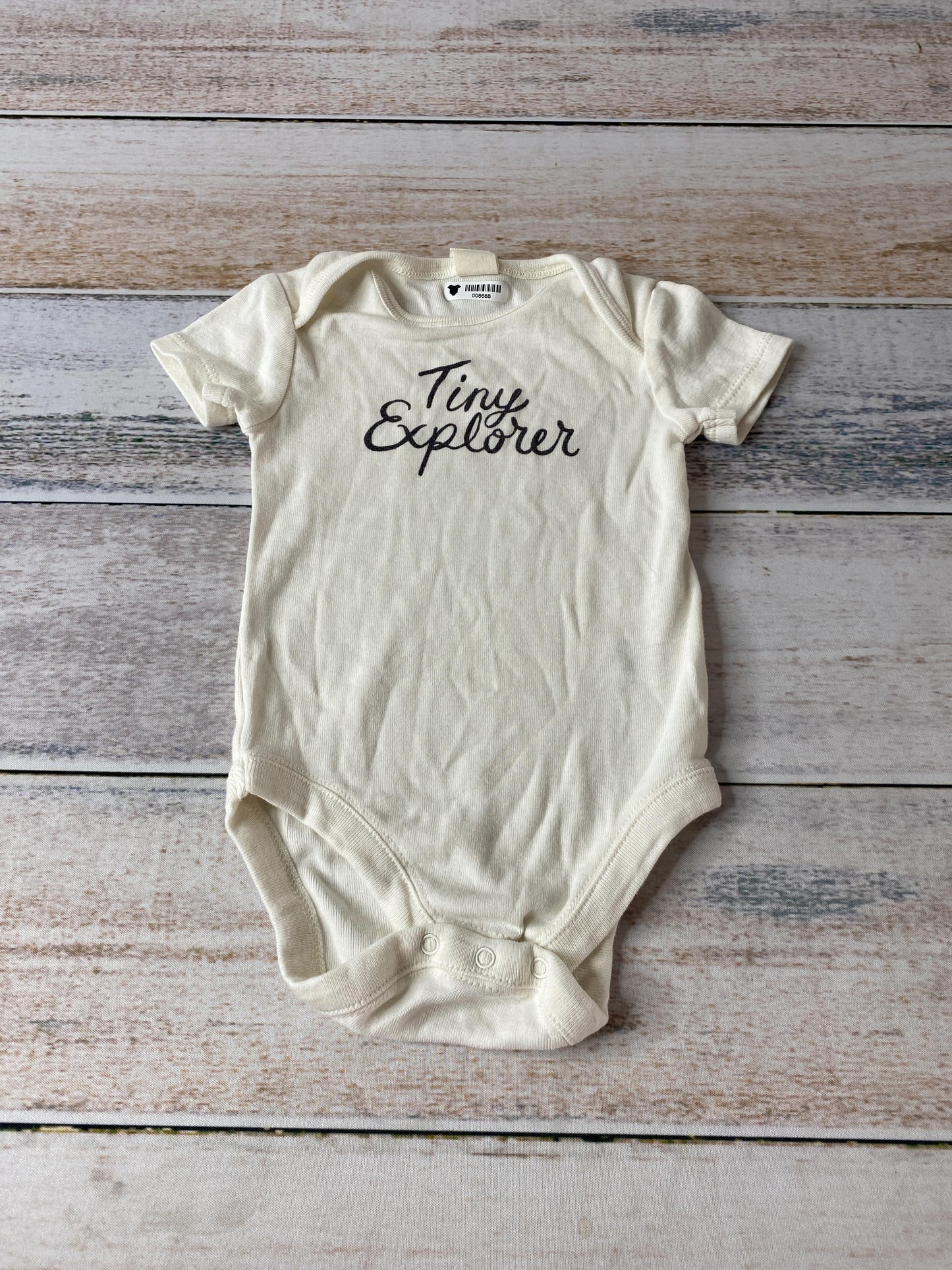 Tucker + Tate Unisex cream | Graphic Onesie Size: 6 months cream | Graphic
