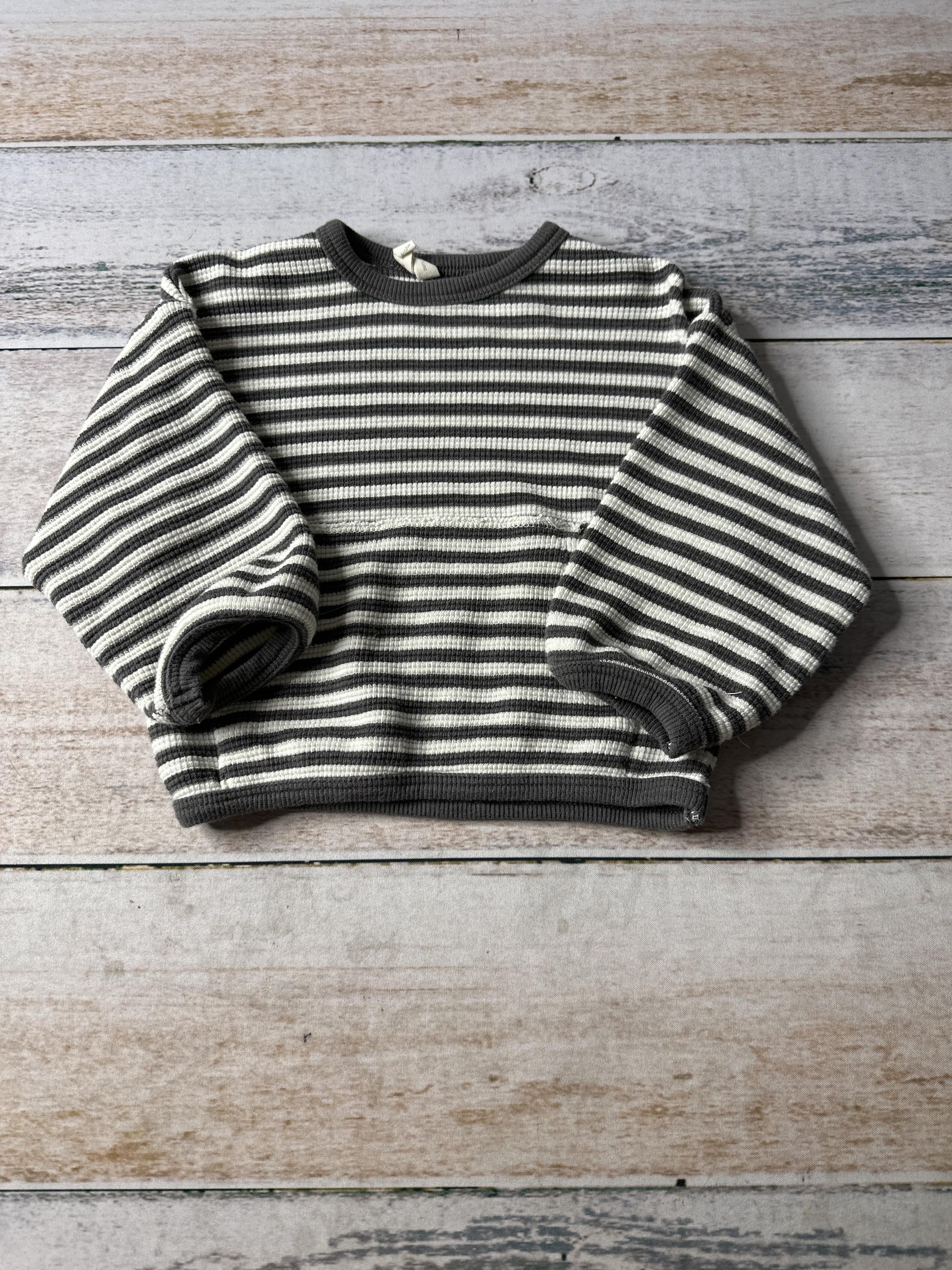Quincy Mae Unisex cream | Grey Long Sleeve Shirt Size: 6-12 months cream | Grey