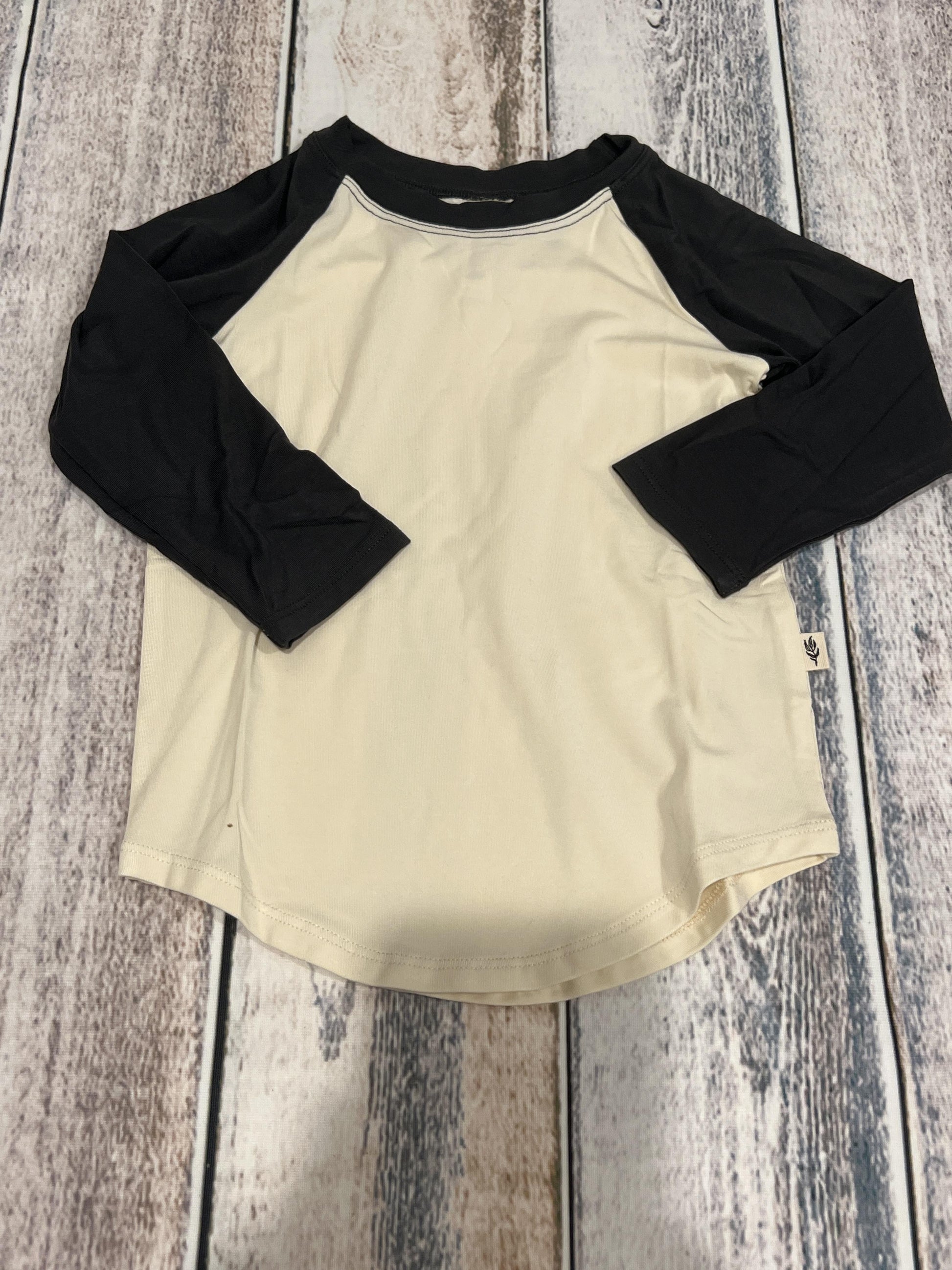 BabySprouts co Unisex cream | Grey Long Sleeve Shirt Size: 12-18 months cream | Grey