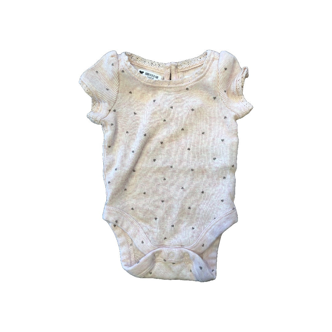 Gap Girls cream | Hearts Onesie Size: Newborn cream | Hearts